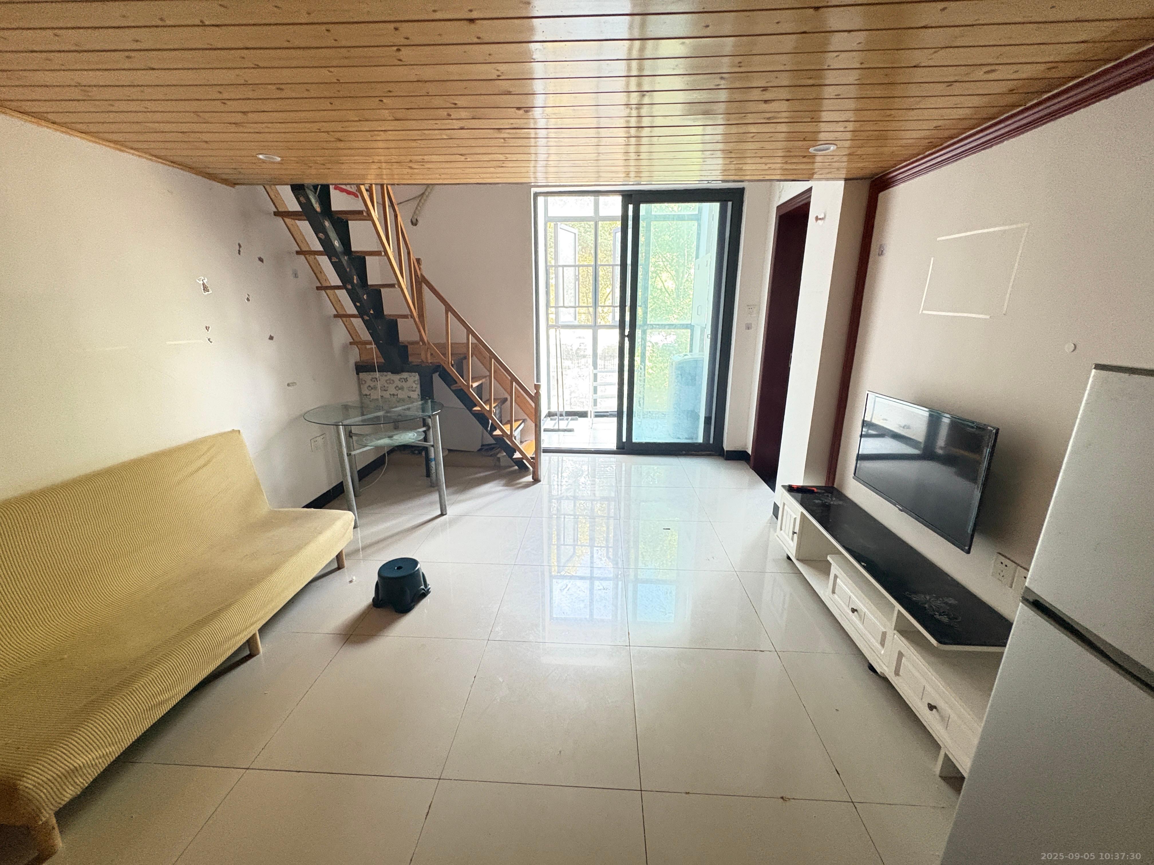 裕天国际商汇中心 2室1厅1卫 1500.0元/月 裕天国际商汇中心 2室1厅1卫 1500.0元/月室内图