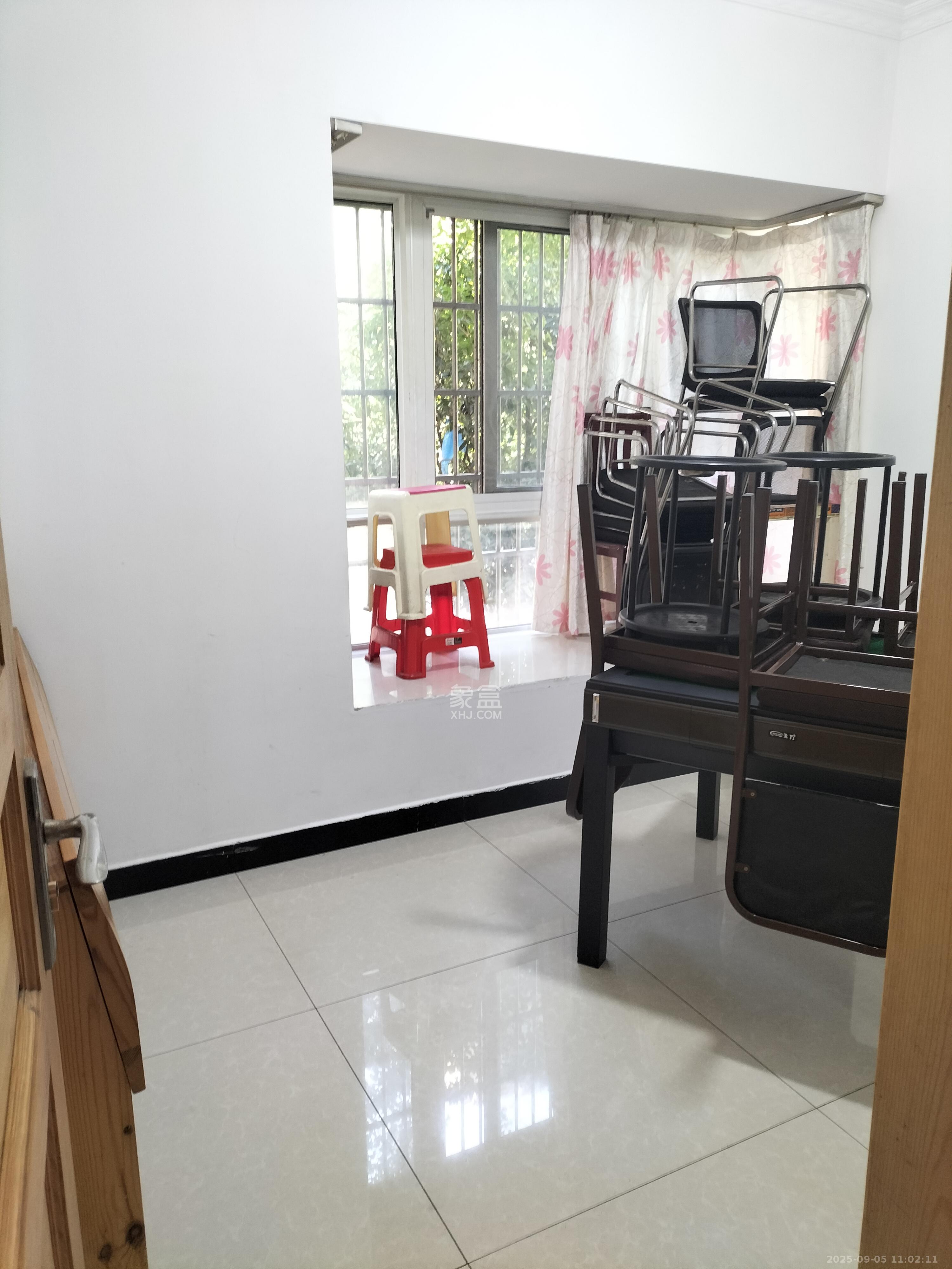 家兴苑  3室2厅1卫    2400.0元/月室内图