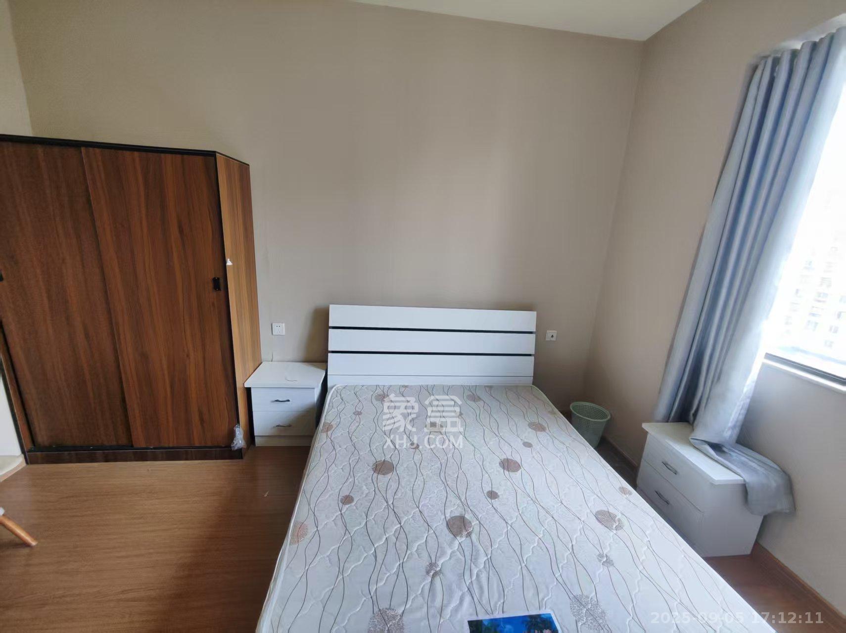 麓谷小镇  3室2厅2卫    2700.0元/月 麓谷小镇  3室2厅2卫    2700.0元/月室内图