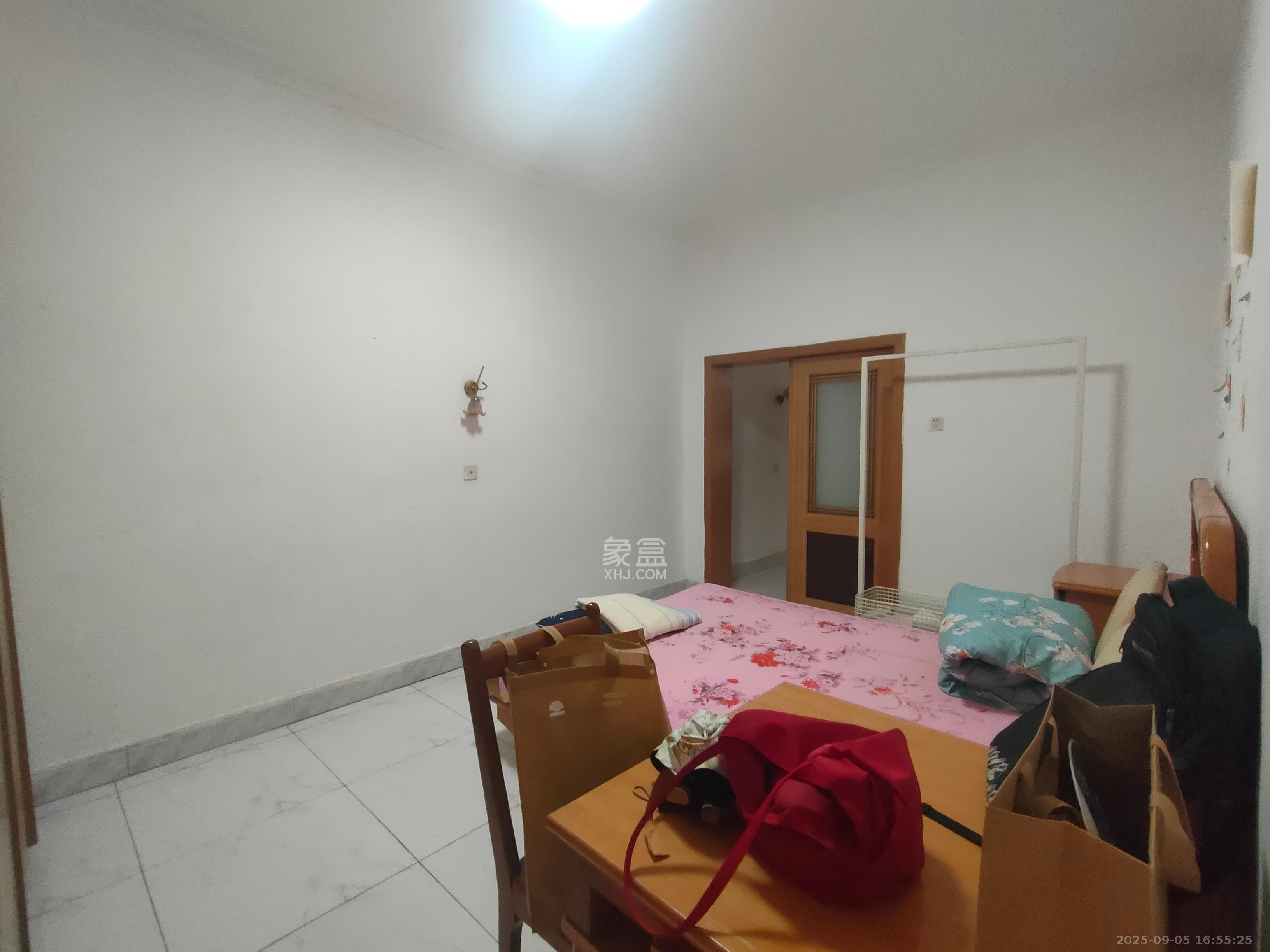 湘农桥社区 3室1厅1卫 2200.0元/月 湘农桥社区 3室1厅1卫 2200.0元/月室内图