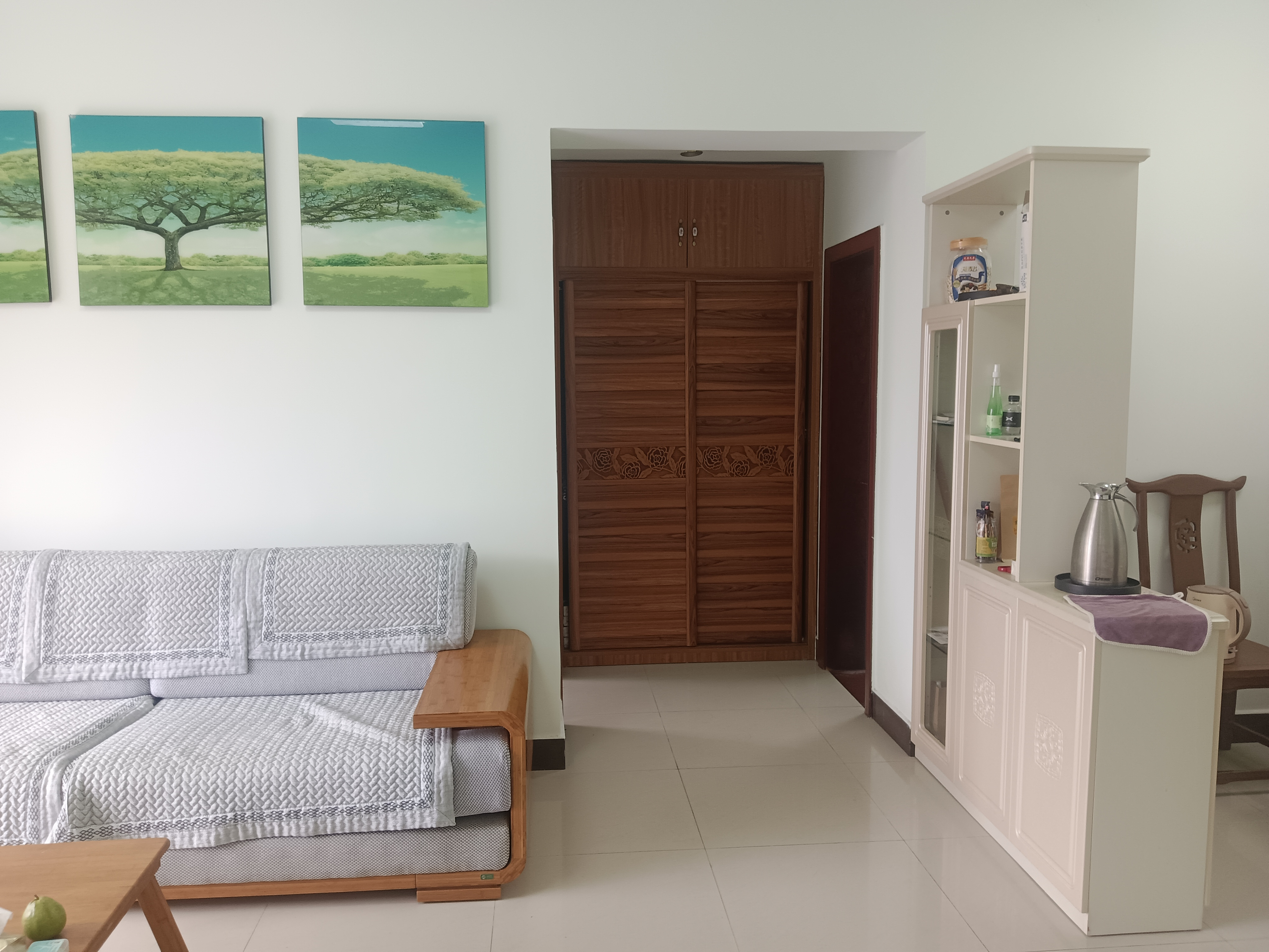 华宝雅苑 1室2厅1卫 2200.0元/月 华宝雅苑 1室2厅1卫 2200.0元/月室内图