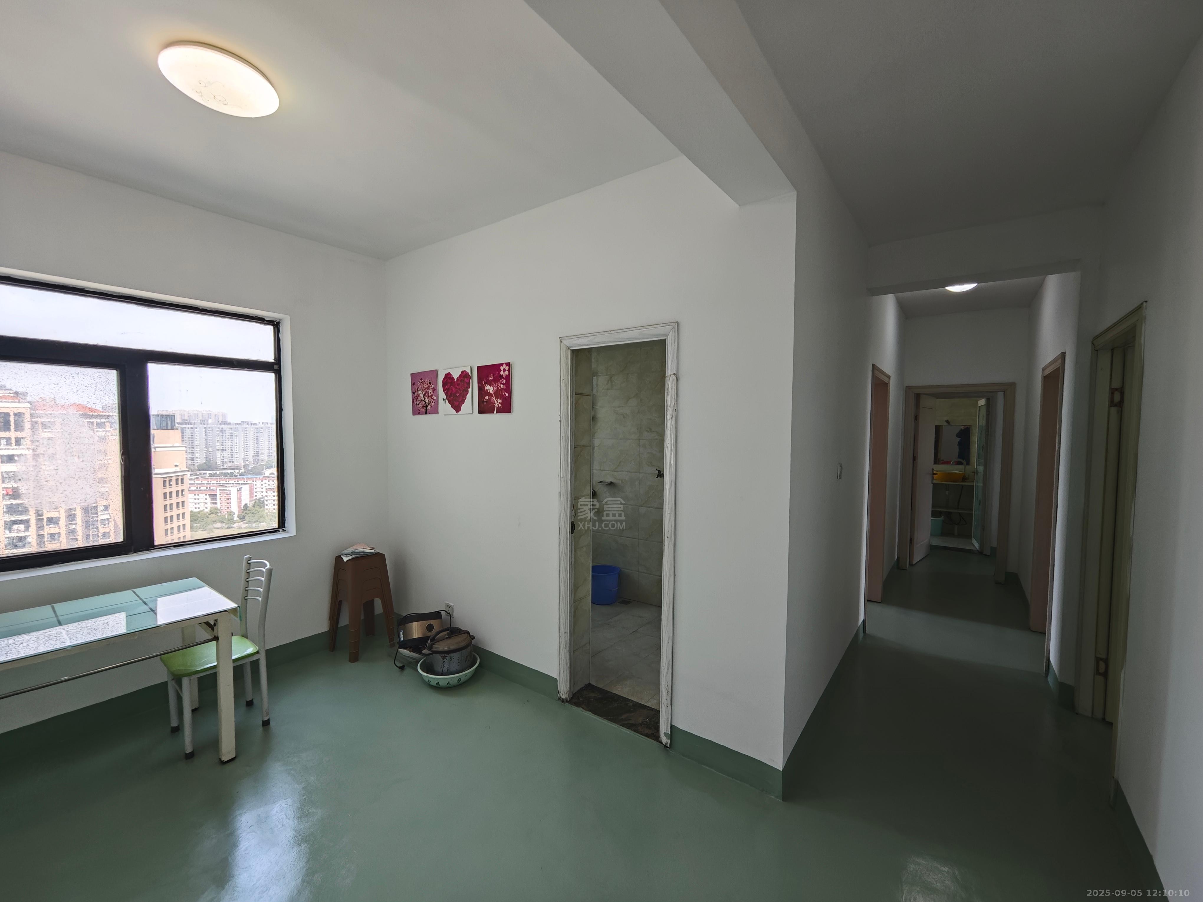 龙腾国际 4室2厅1卫 700.0元/月 龙腾国际 4室2厅1卫 700.0元/月室内图