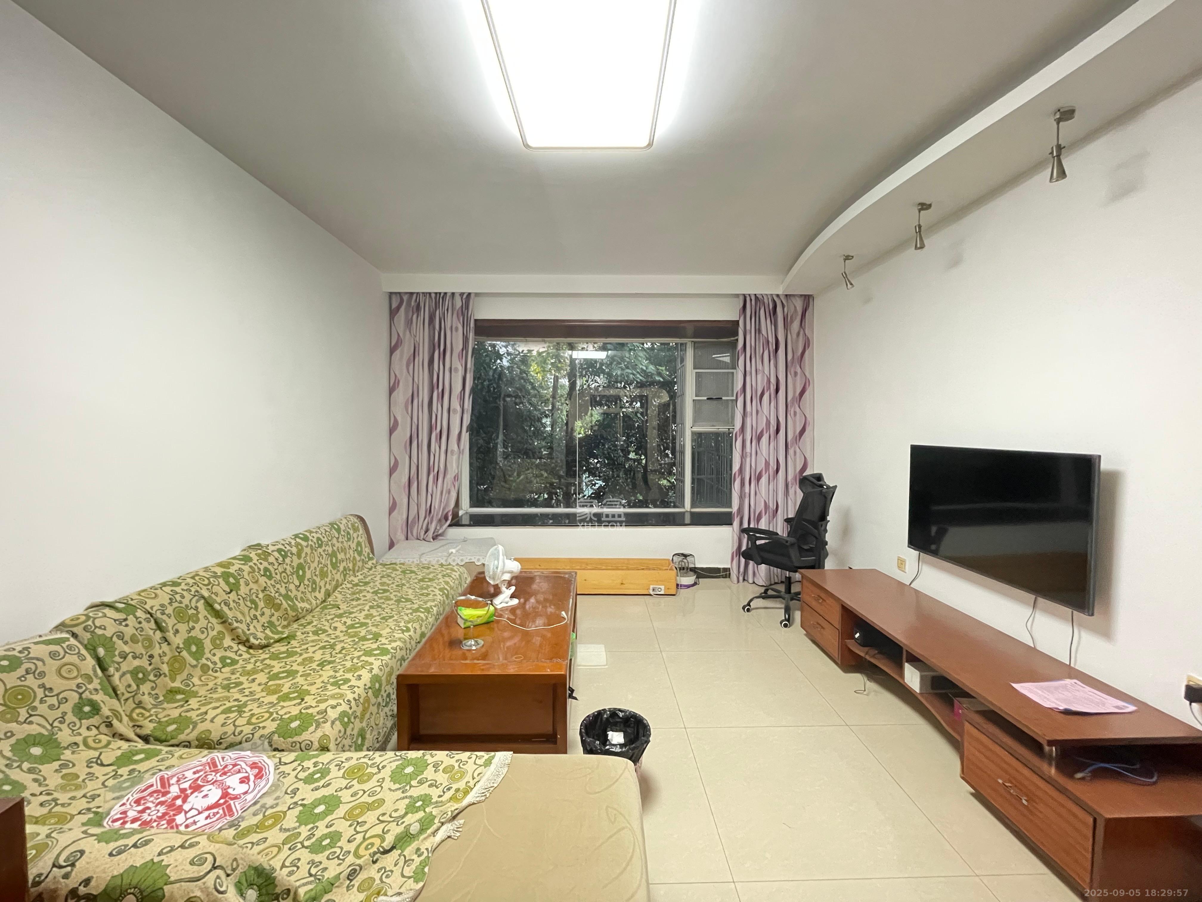 中建桂苑  2室2厅1卫   1800.00元/月室内图1