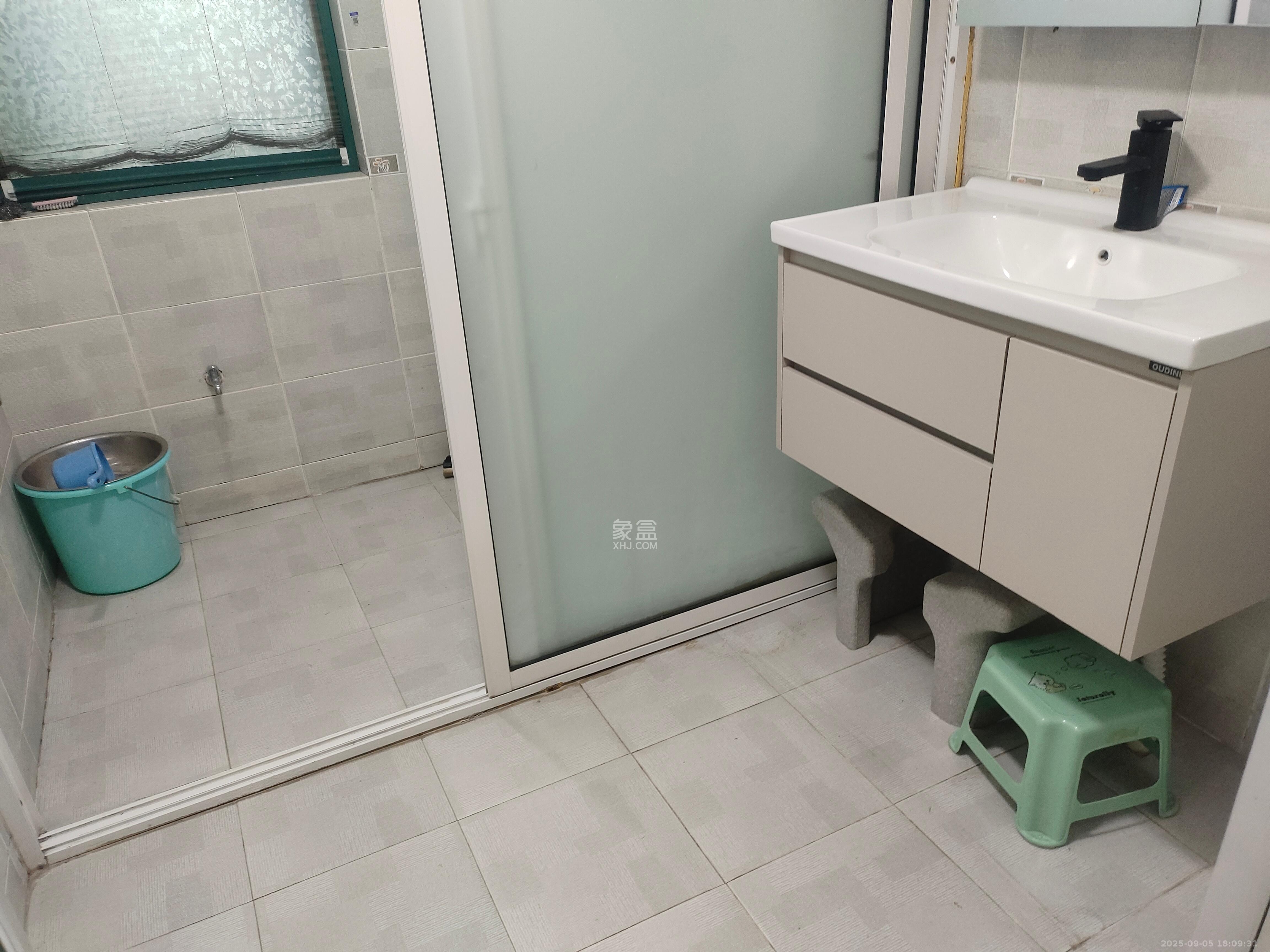 颐美园 3室2厅2卫 3000.0元/月 颐美园 3室2厅2卫 3000.0元/月室内图