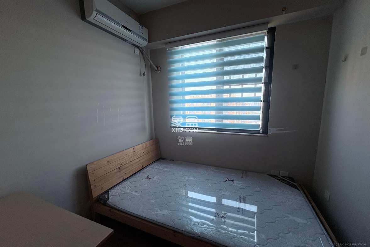 麓谷小镇 3室2厅1卫 1900.0元/月 麓谷小镇 3室2厅1卫 1900.0元/月室内图