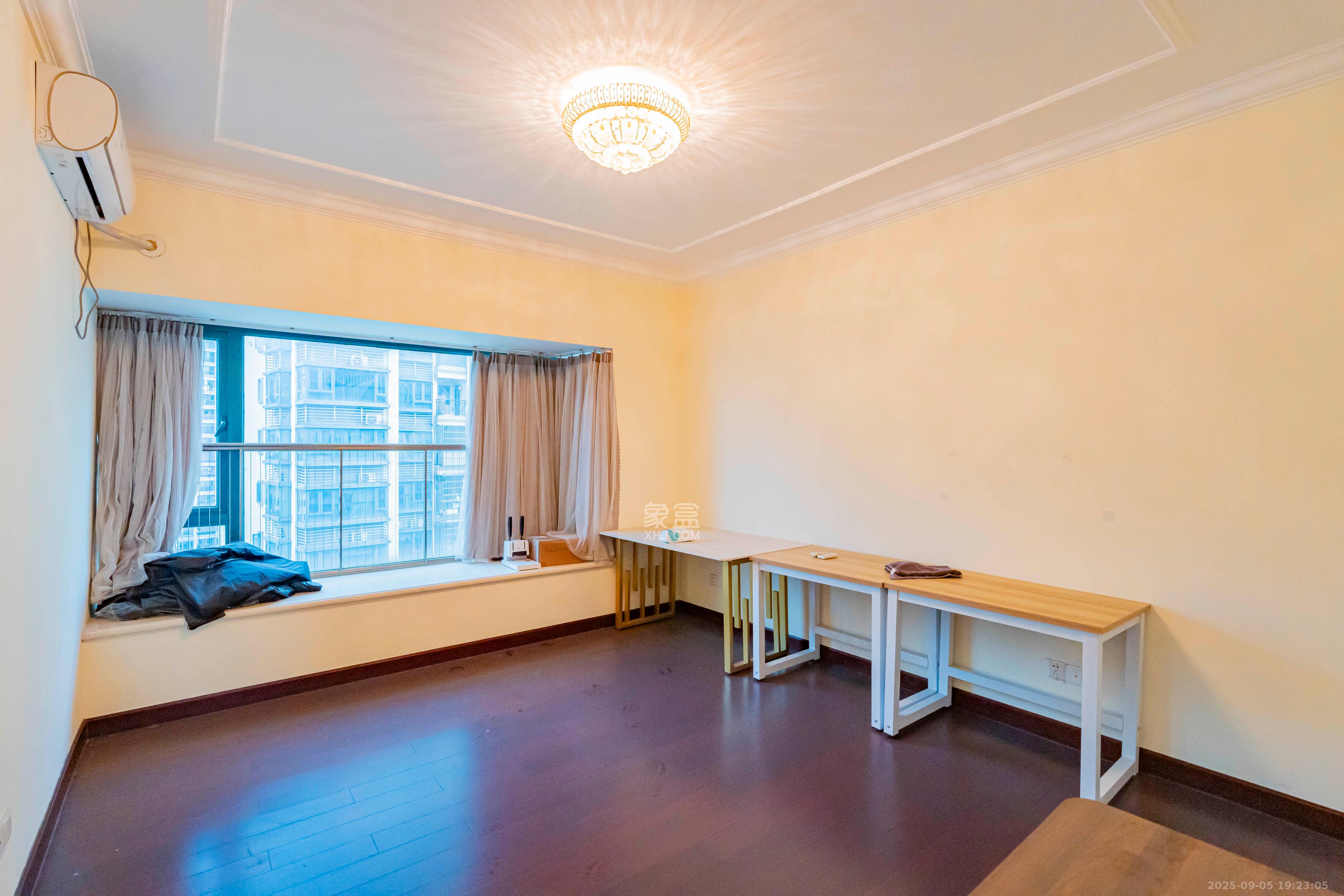 恒大雅苑  3室2厅2卫    125.0万 恒大雅苑  3室2厅2卫    125.0万卧室