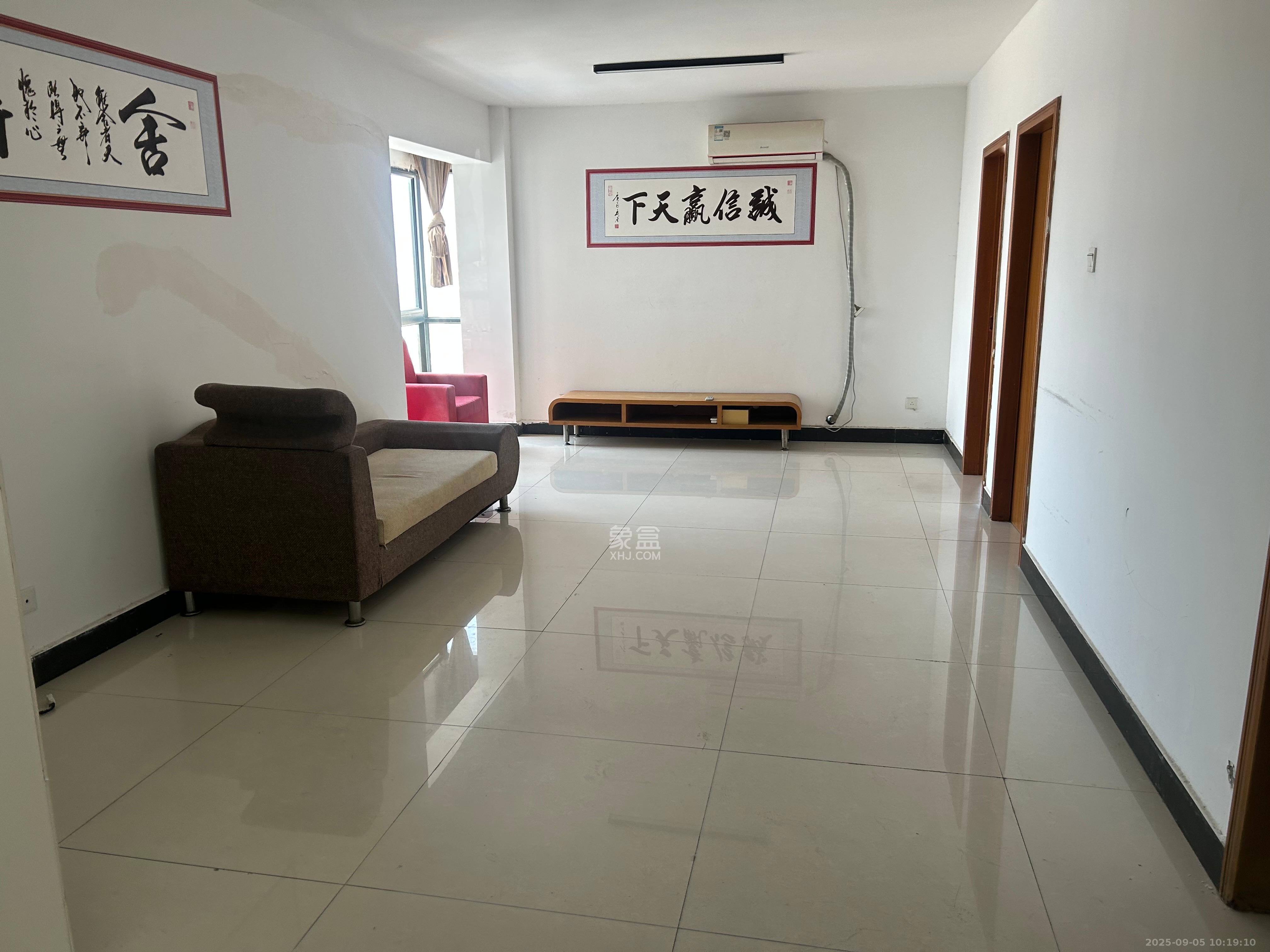 上东印象 2室2厅1卫 2200.0元/月 上东印象 2室2厅1卫 2200.0元/月室内图