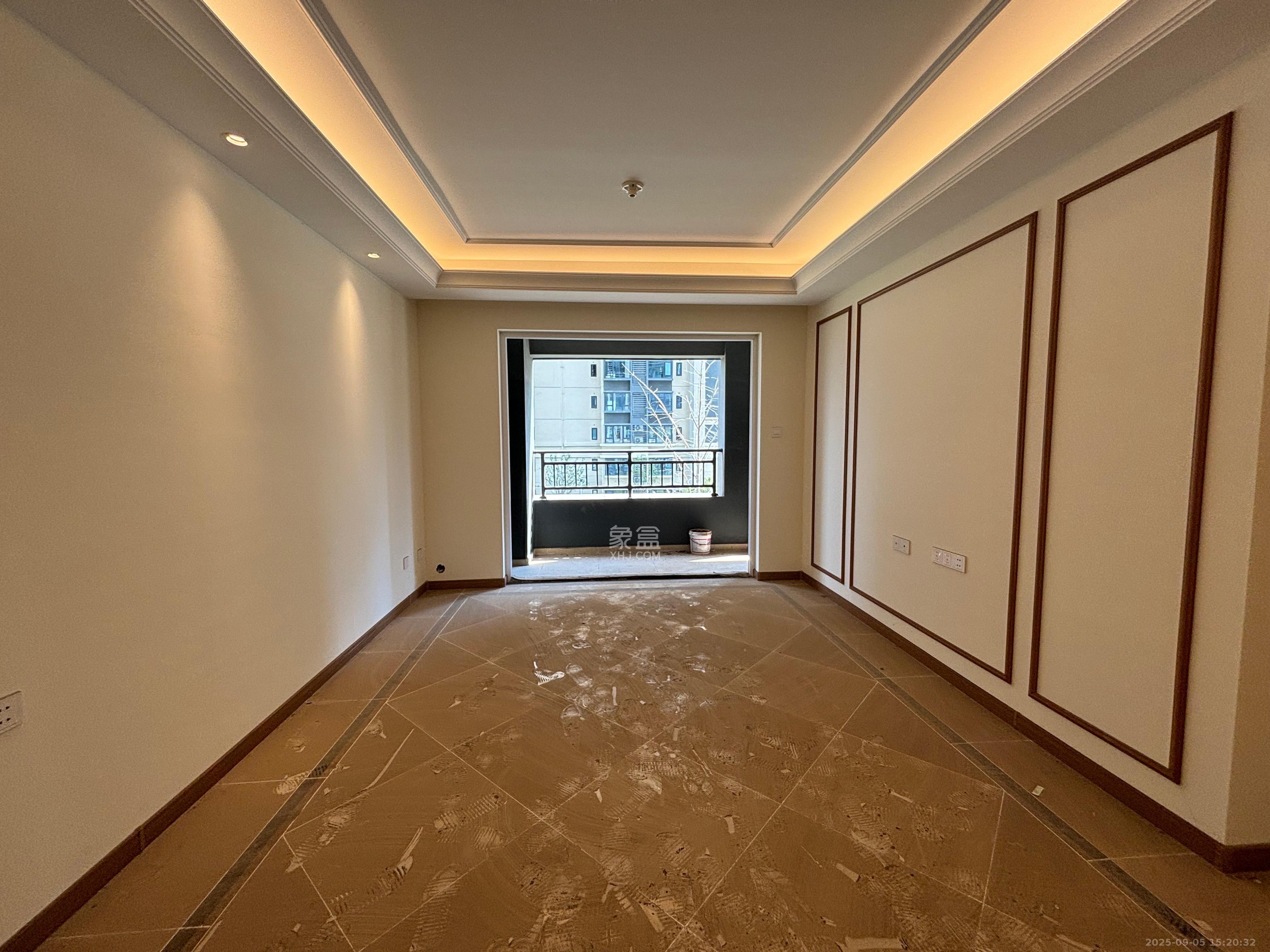 金科集美天辰  3室2厅1卫   1800.00元/月室内图1