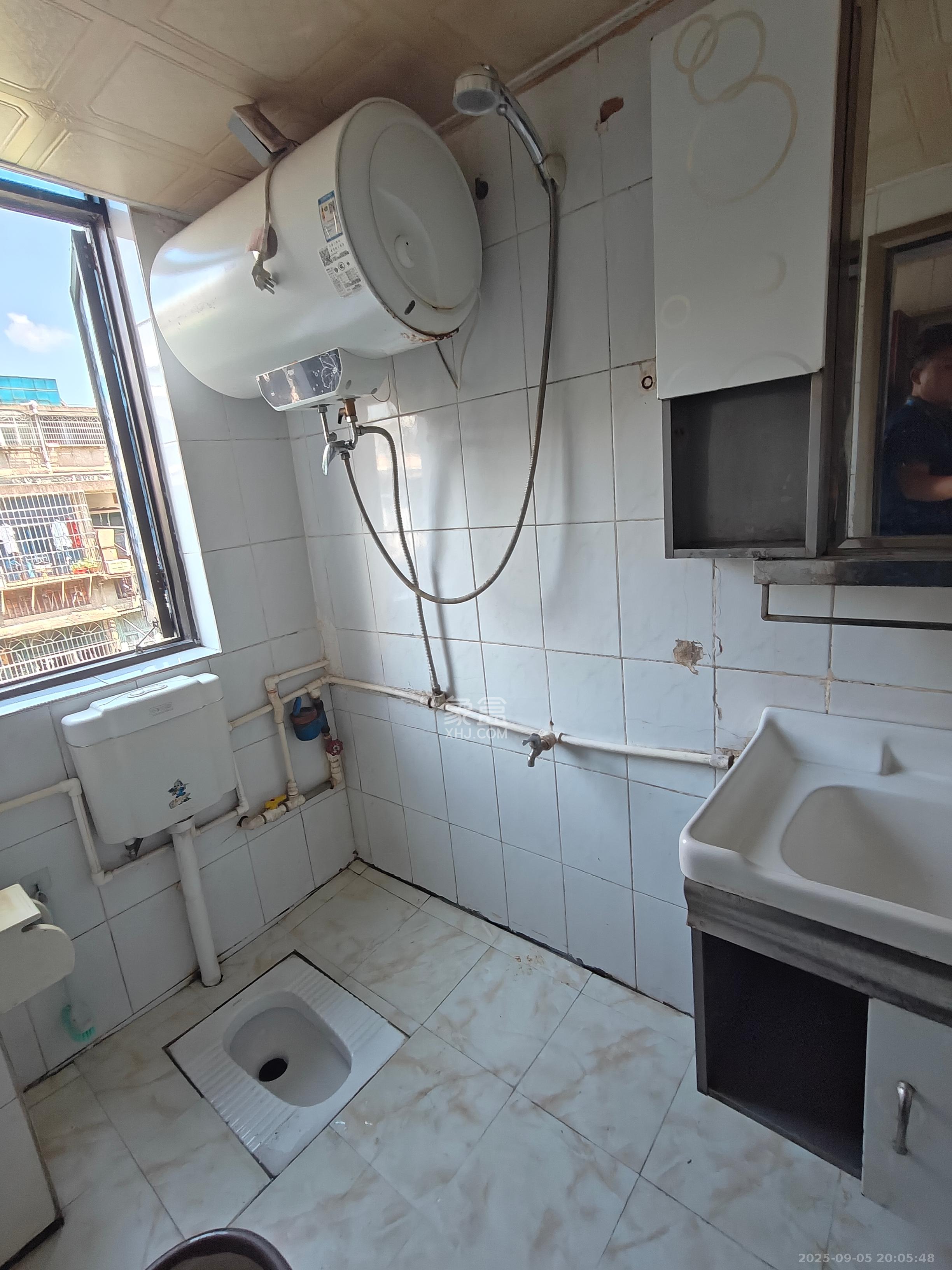 人民新村  1室1厅1卫    1200.0元/月 人民新村  1室1厅1卫    1200.0元/月室内图