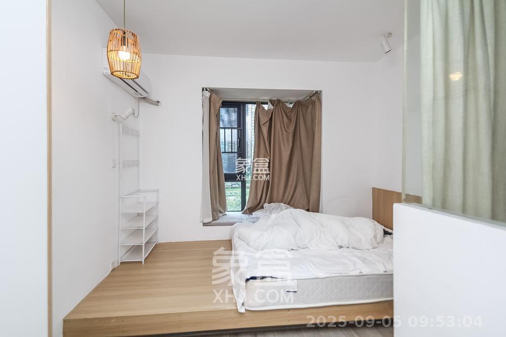 金域南外滩（望江佳园）  3室2厅2卫    4500.0元/月室内图