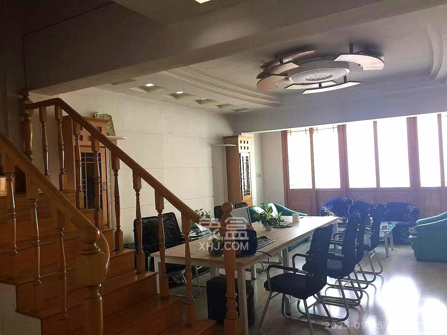 华凌大厦(五华酒店宿舍) 4室2厅2卫 3500.0元/月 华凌大厦(五华酒店宿舍) 4室2厅2卫 3500.0元/月室内图