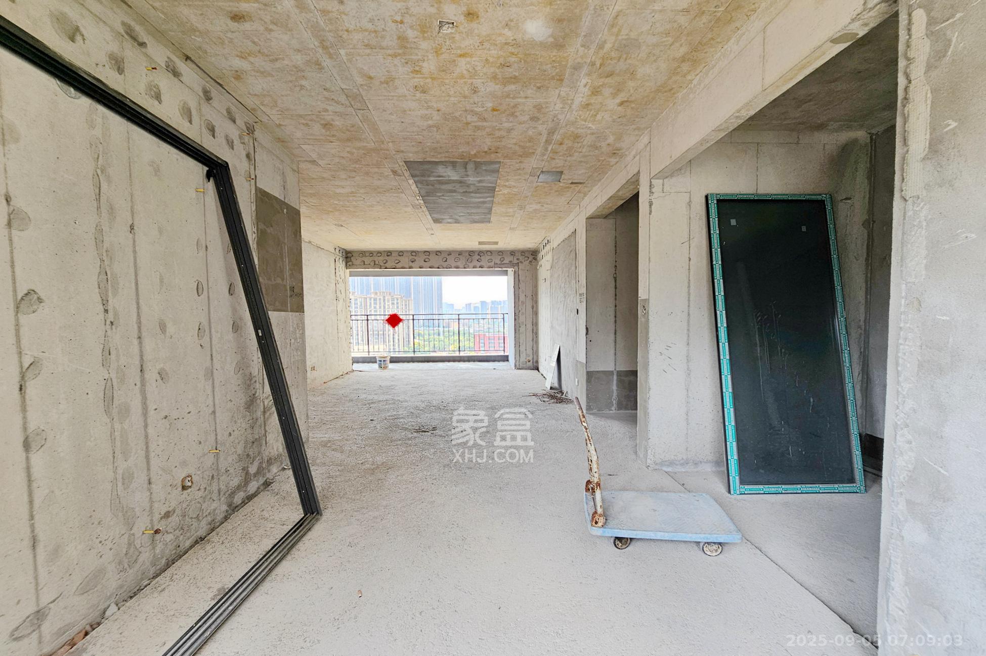 润和星河玥 4室2厅2卫 140.0万 润和星河玥 4室2厅2卫 140.0万客厅