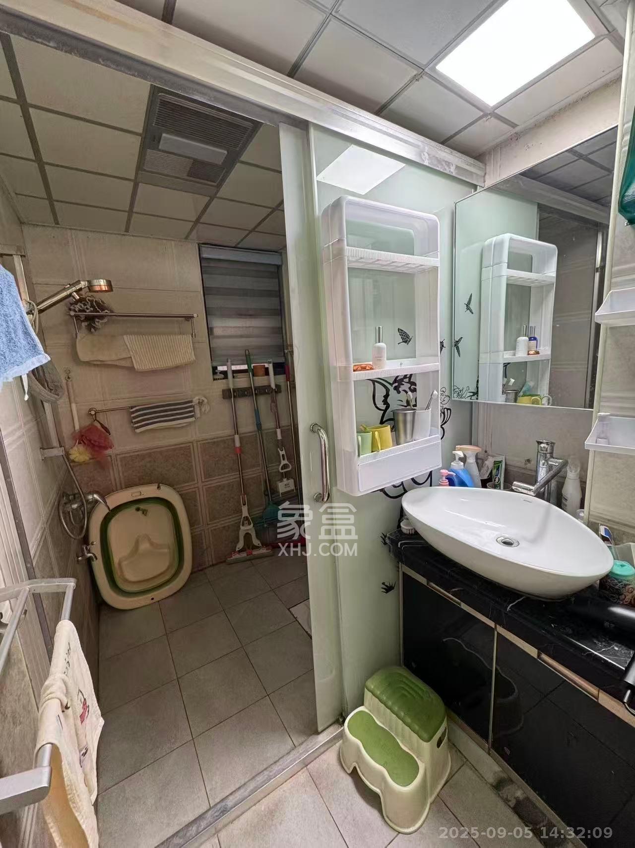 城市花园 3室1厅1卫 3200.0元/月 城市花园 3室1厅1卫 3200.0元/月室内图