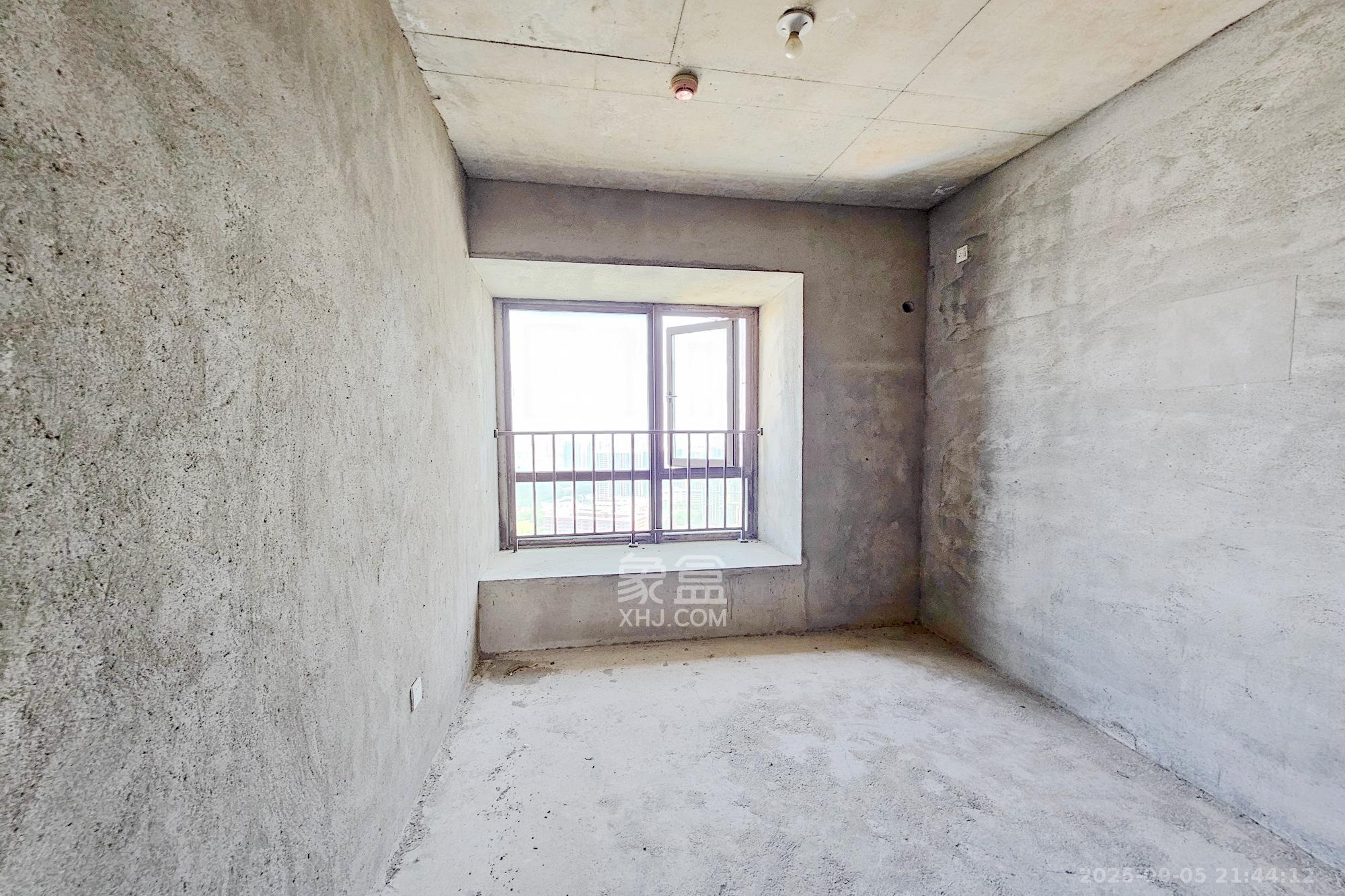 明昇壹城(明昇时代广场)二期 4室2厅2卫 175.0万 明昇壹城(明昇时代广场)二期 4室2厅2卫 175.0万卧室