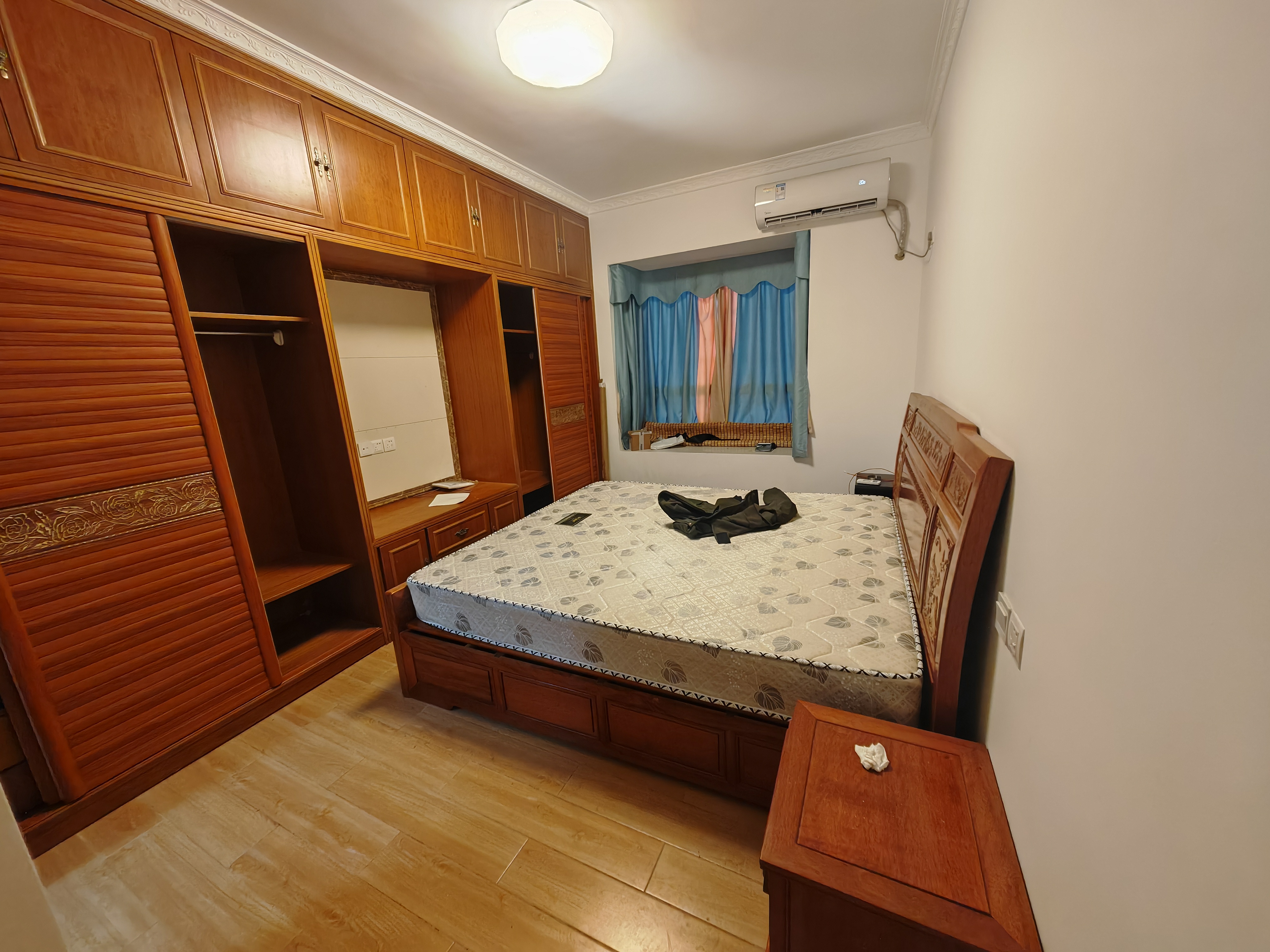 香江豪庭 3室2厅2卫 2500.0元/月 香江豪庭 3室2厅2卫 2500.0元/月室内图