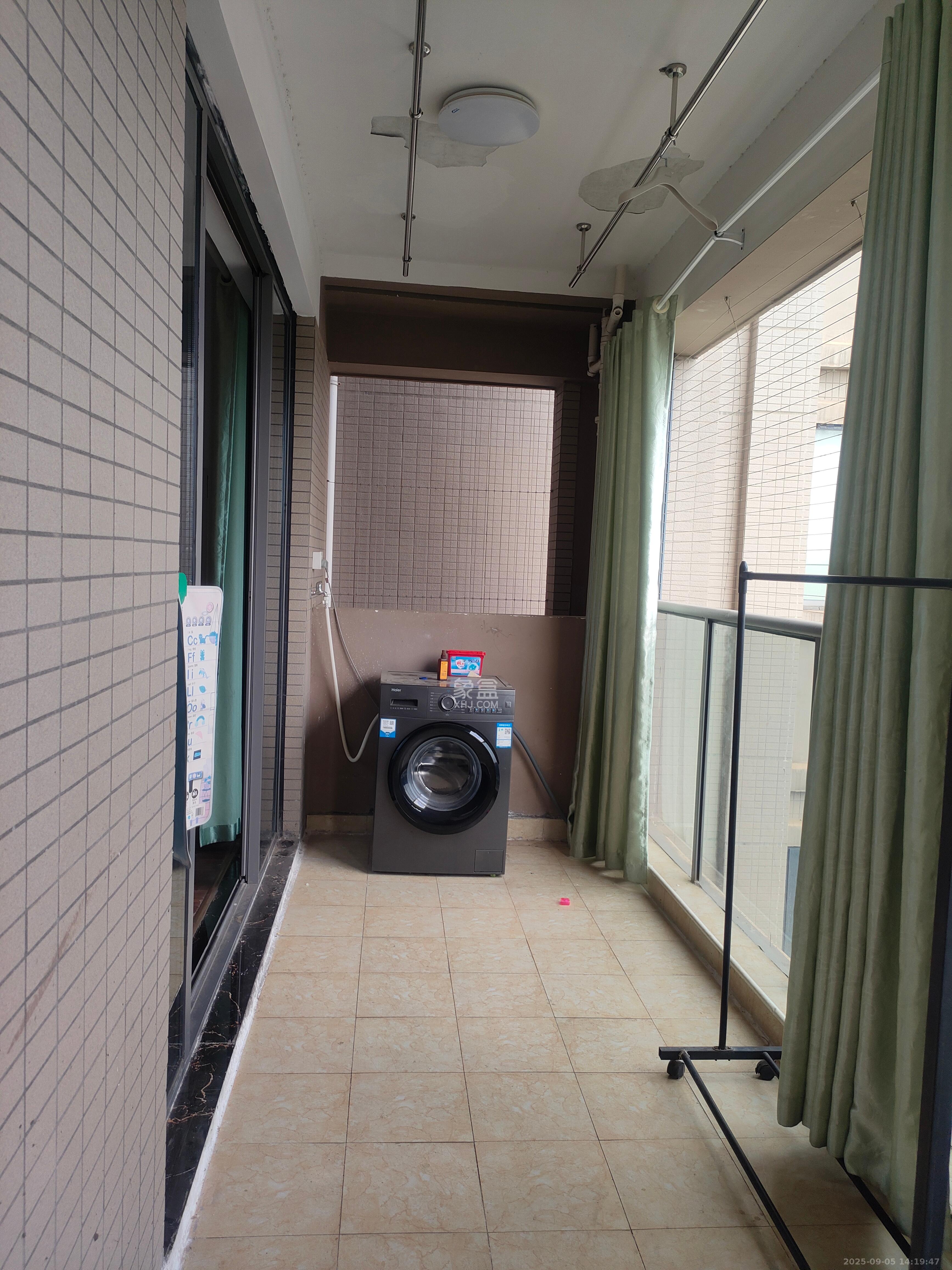 八方小区B区  3室2厅2卫    4000.0元/月室内图