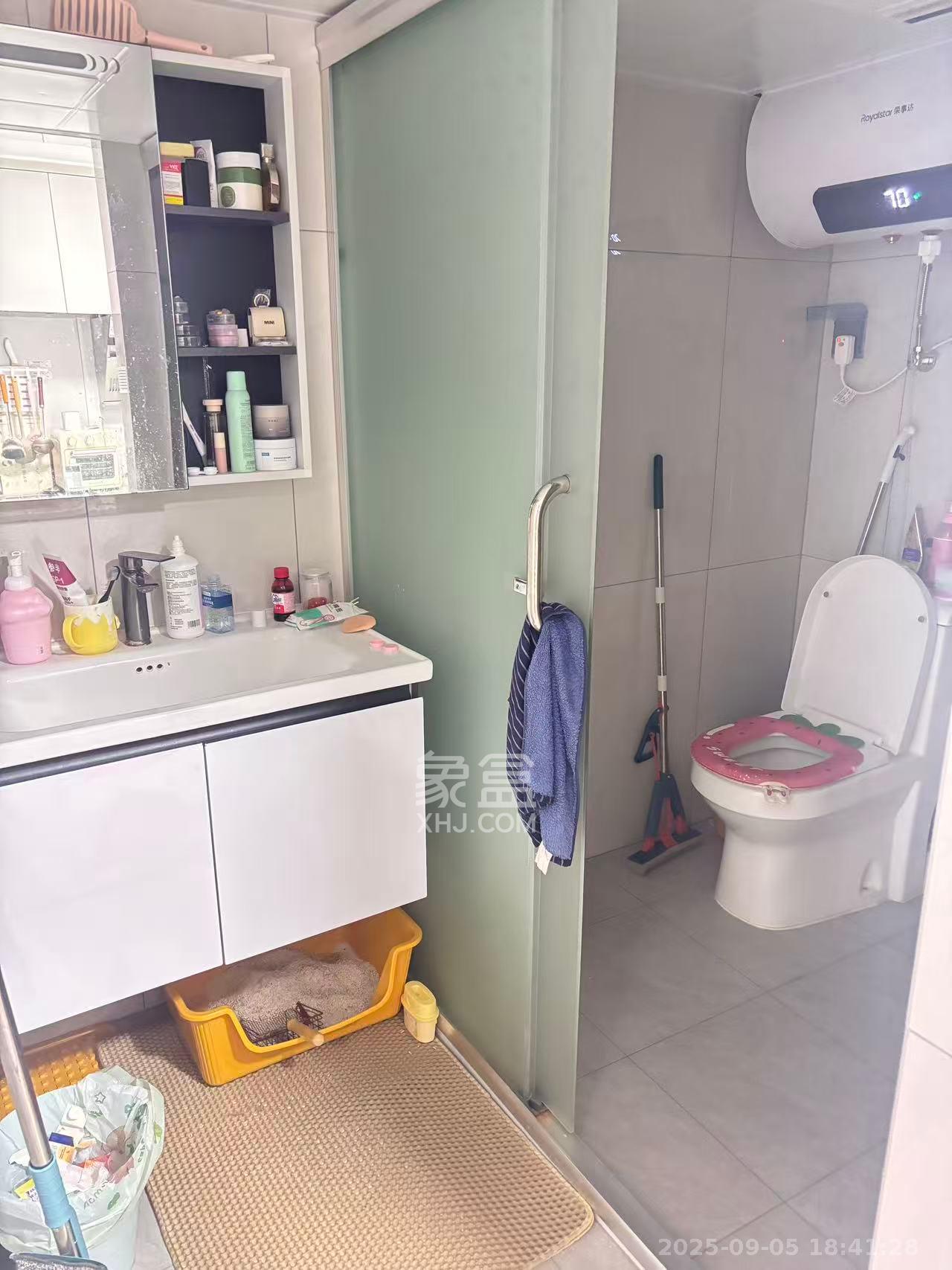 保利中环广场(保利中悦苑)  2室1厅1卫    2300.0元/月 保利中环广场(保利中悦苑)  2室1厅1卫    2300.0元/月室内图