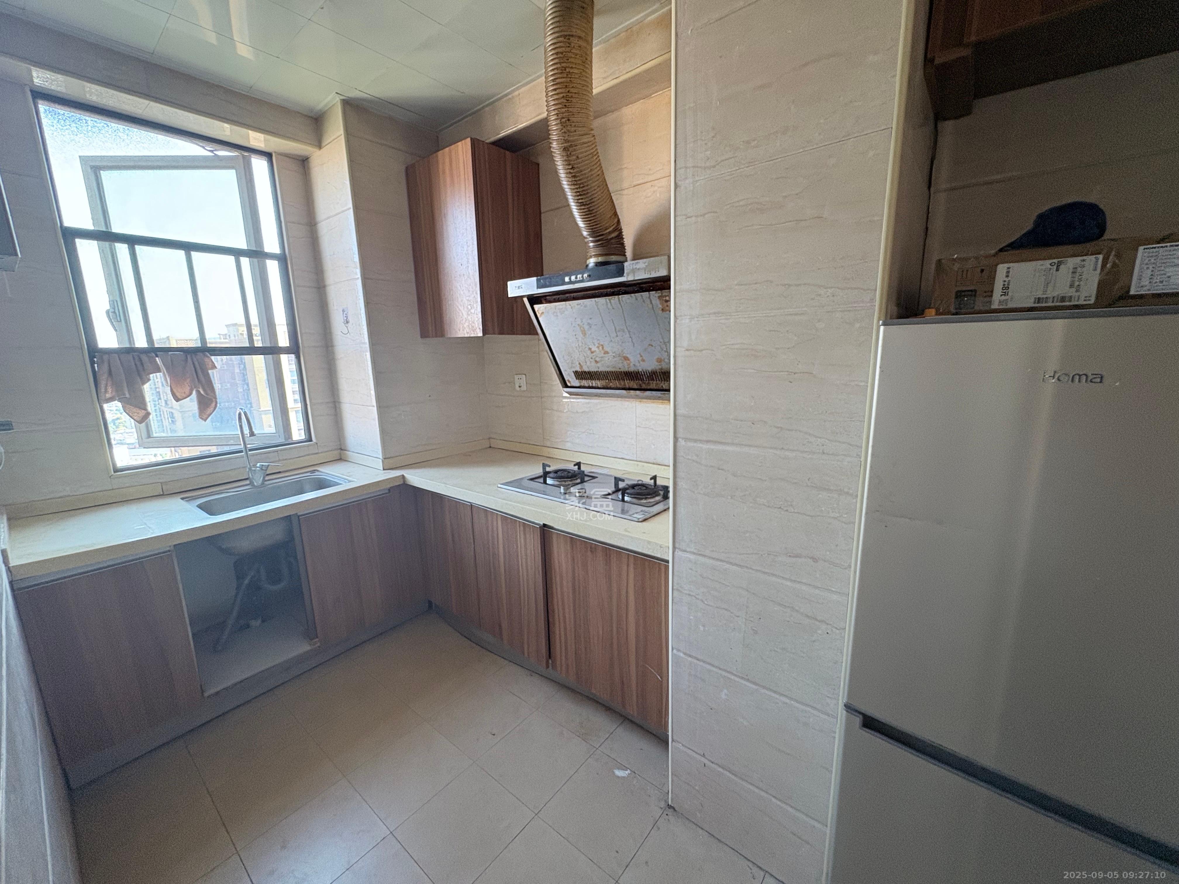 麓谷小镇  3室2厅1卫    1900.0元/月室内图