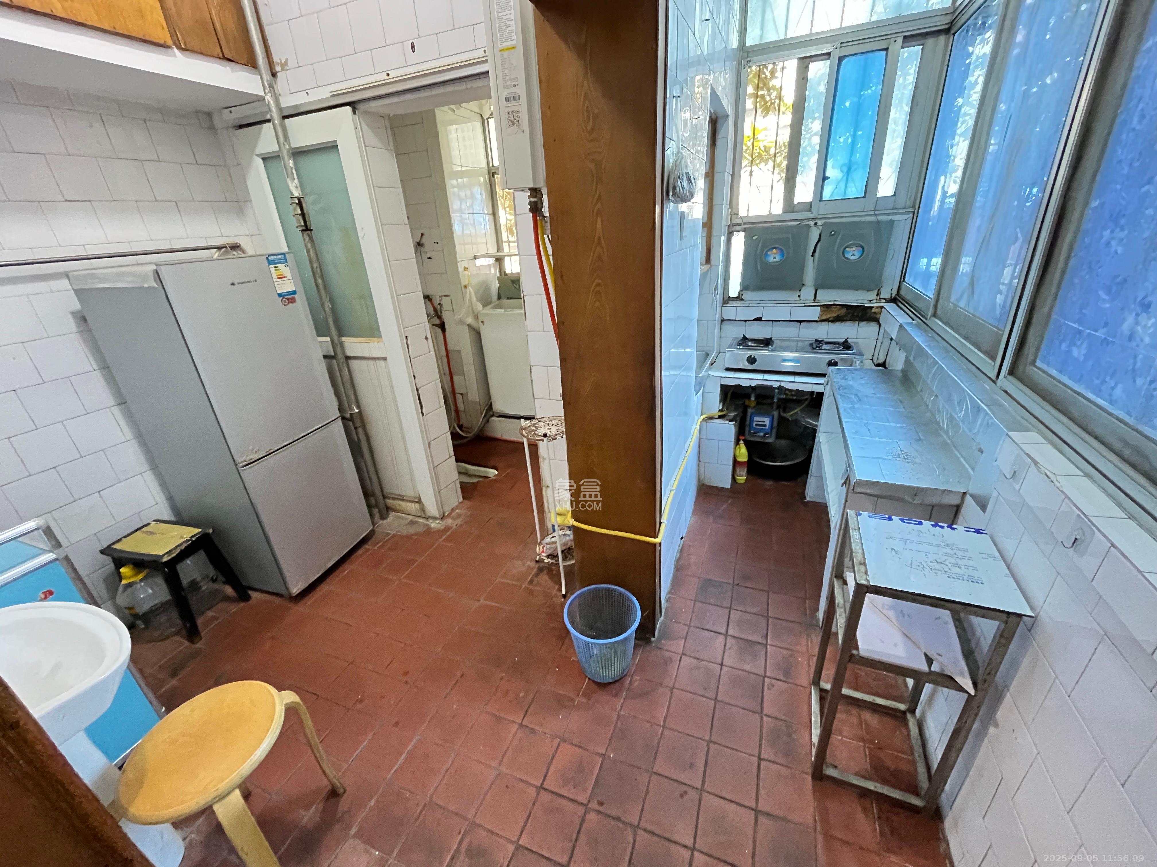 湘图大厦 2室1厅1卫 1300.0元/月 湘图大厦 2室1厅1卫 1300.0元/月室内图