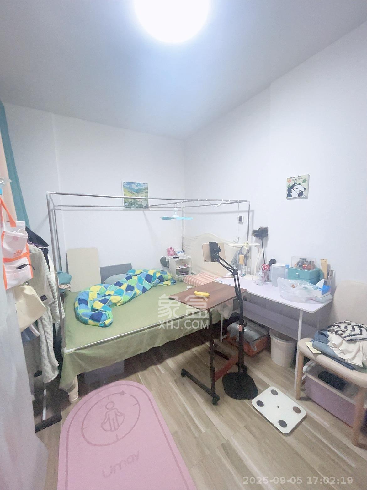 长房云时代  3室1厅1卫    2400.0元/月室内图