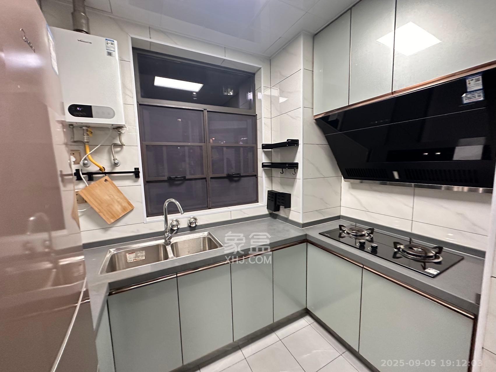 嘉雨兴园 2室1厅1卫 2700.0元/月 嘉雨兴园 2室1厅1卫 2700.0元/月室内图