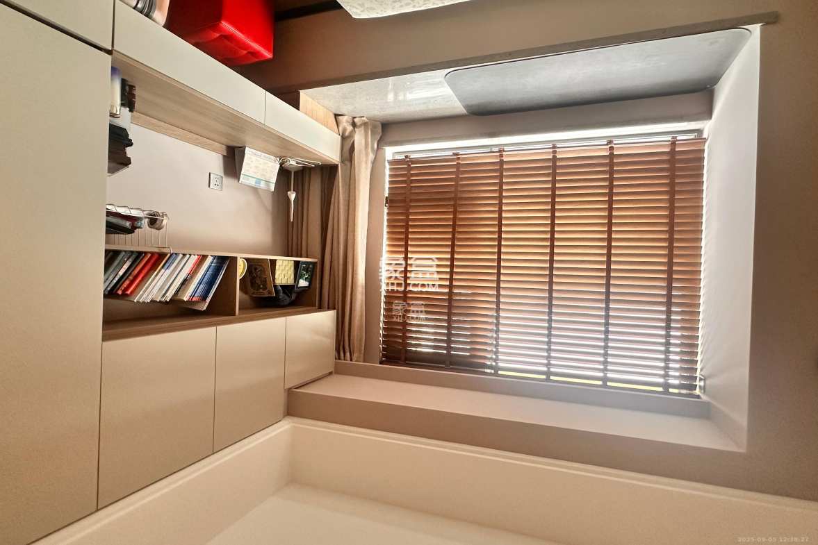 中海麓山境南区 3室2厅2卫 3688.0元/月 中海麓山境南区 3室2厅2卫 3688.0元/月室内图