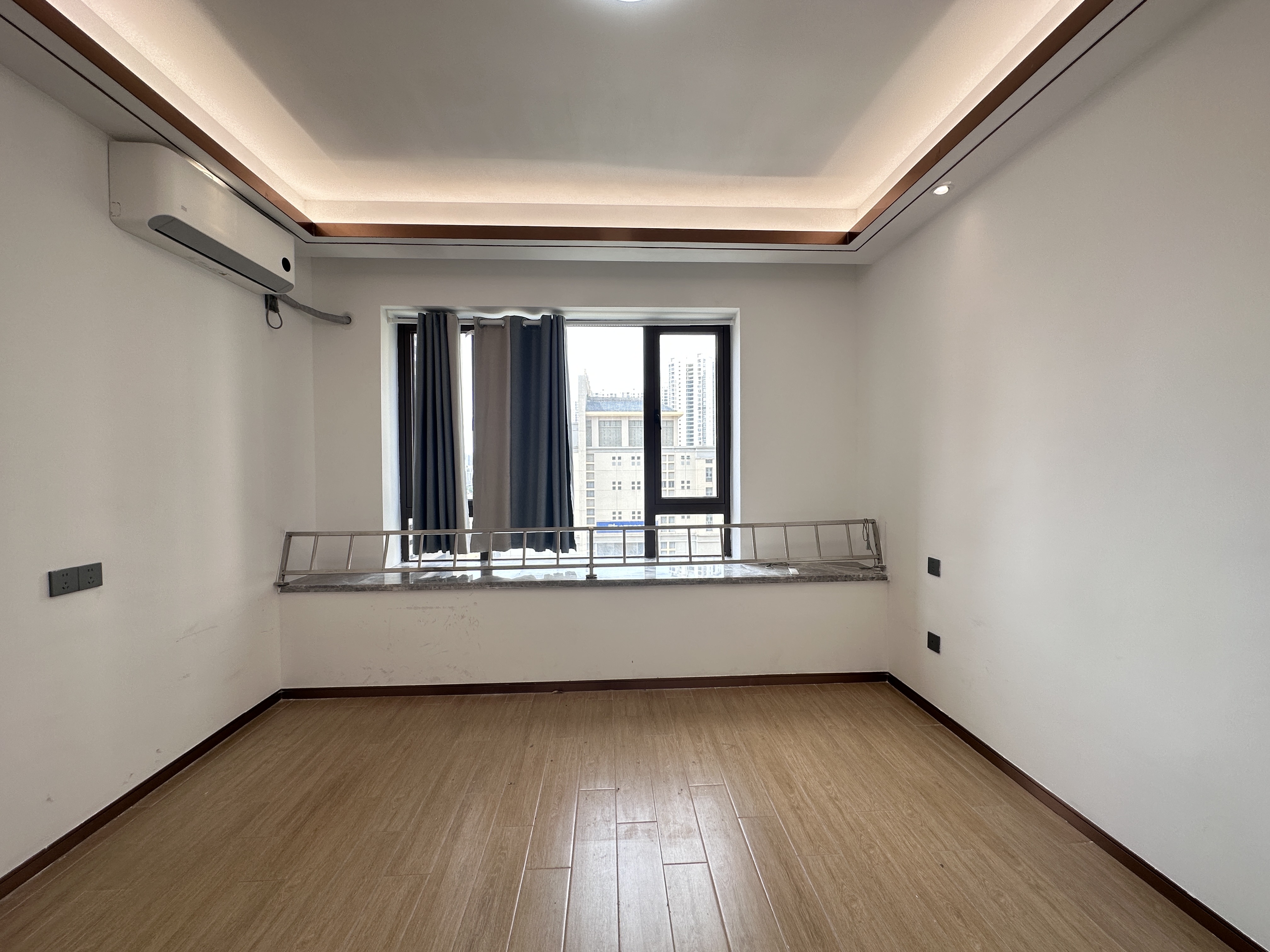 海航豪庭南苑  3室2厅1卫    4500.0元/月 海航豪庭南苑  3室2厅1卫    4500.0元/月室内图