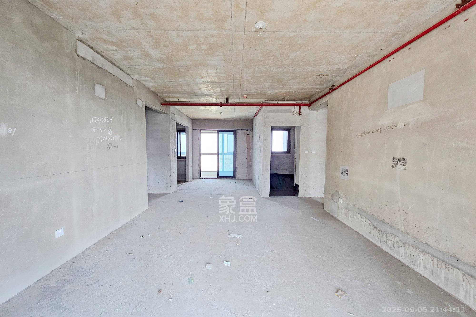 明昇壹城(明昇时代广场)二期 4室2厅2卫 175.0万 明昇壹城(明昇时代广场)二期 4室2厅2卫 175.0万客厅