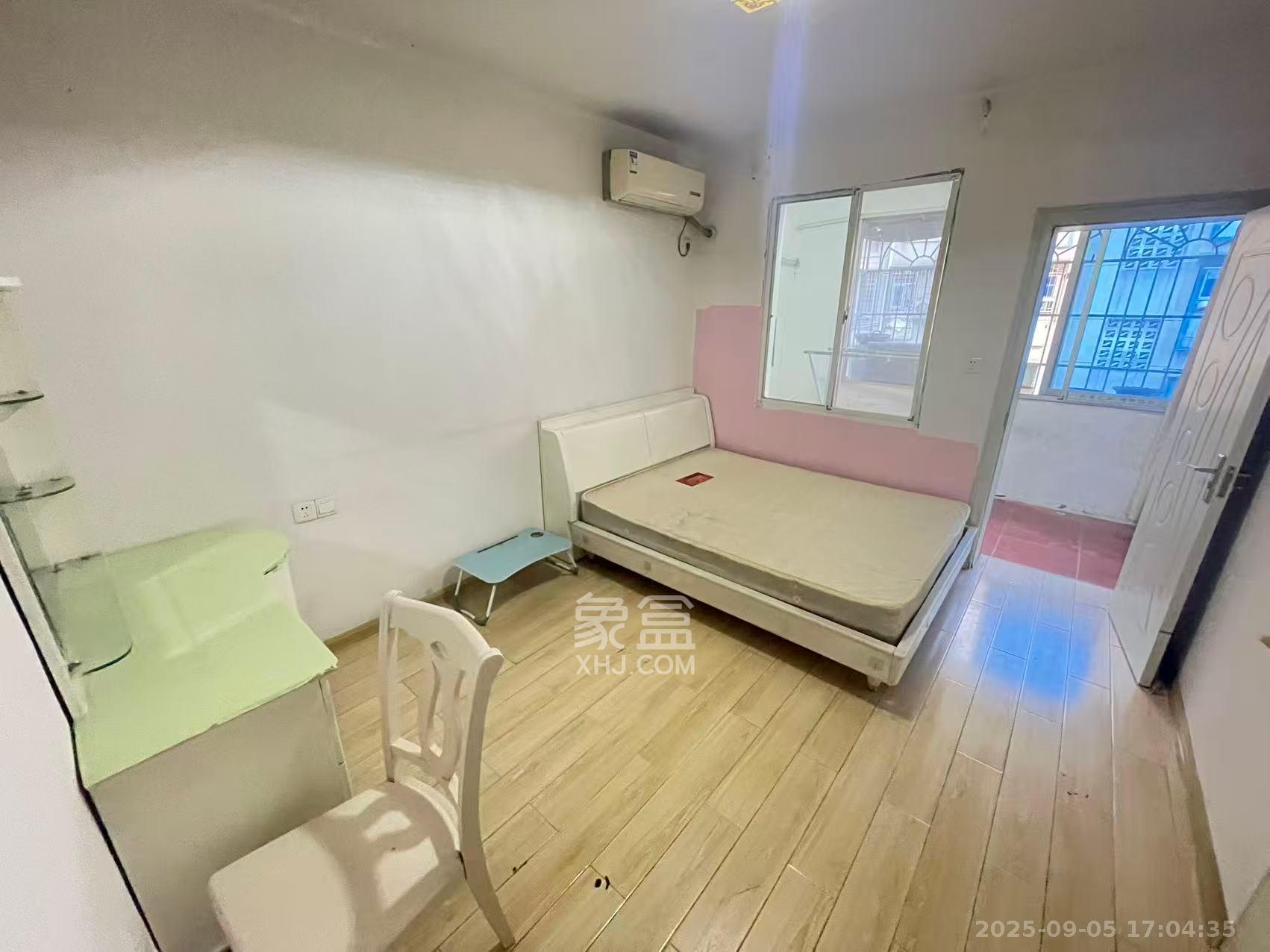 南园小区  3室2厅1卫    1900.0元/月 南园小区  3室2厅1卫    1900.0元/月室内图