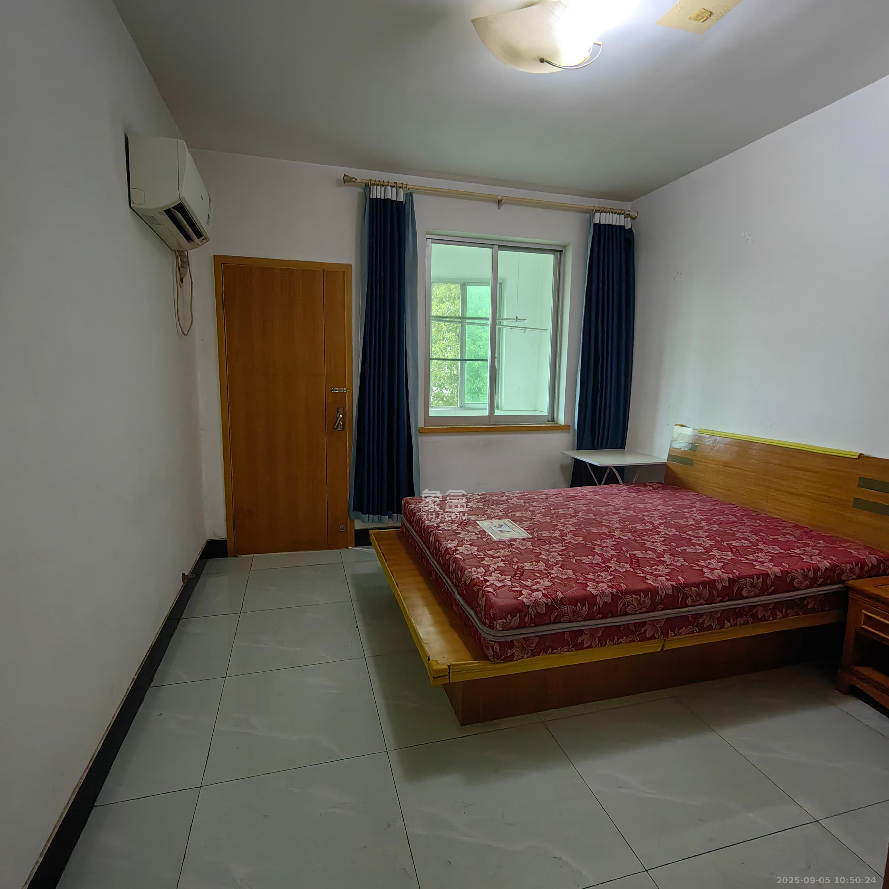 中南汽车世界 2室2厅1卫 1300.0元/月 中南汽车世界 2室2厅1卫 1300.0元/月室内图