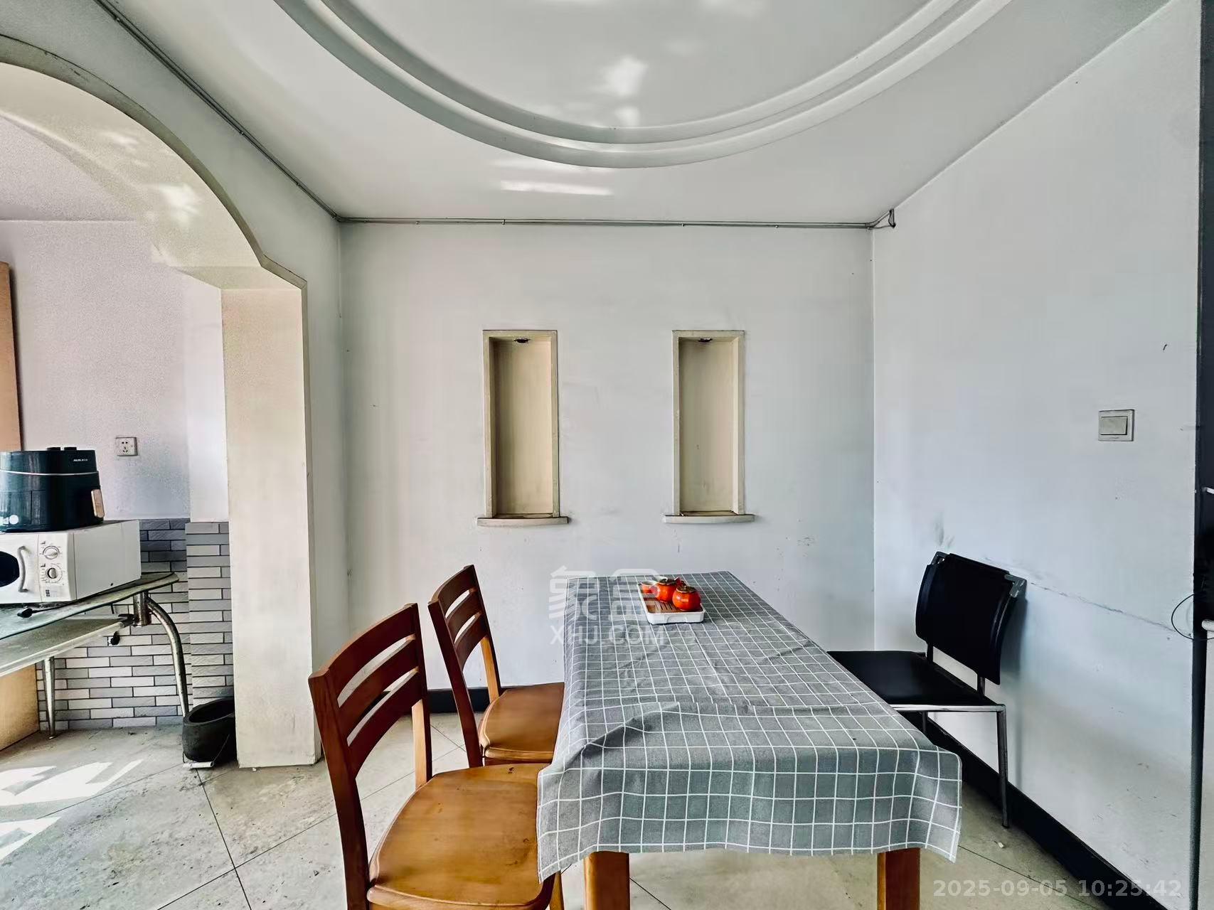 阳明山庄  3室2厅1卫    2000.0元/月 阳明山庄  3室2厅1卫    2000.0元/月室内图