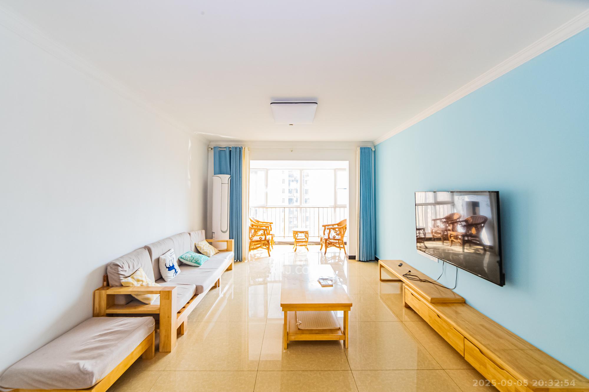 北辰三角洲E6区 4室2厅2卫 205.0万 北辰三角洲E6区 4室2厅2卫 205.0万客厅