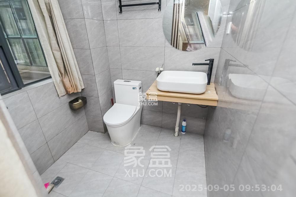 金域南外滩（望江佳园）  3室2厅2卫    4500.0元/月室内图