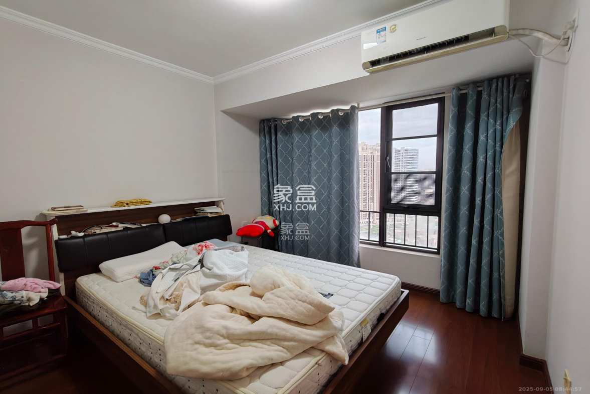 万科金域华府三四期  3室2厅1卫    2800.0元/月 万科金域华府三四期  3室2厅1卫    2800.0元/月室内图