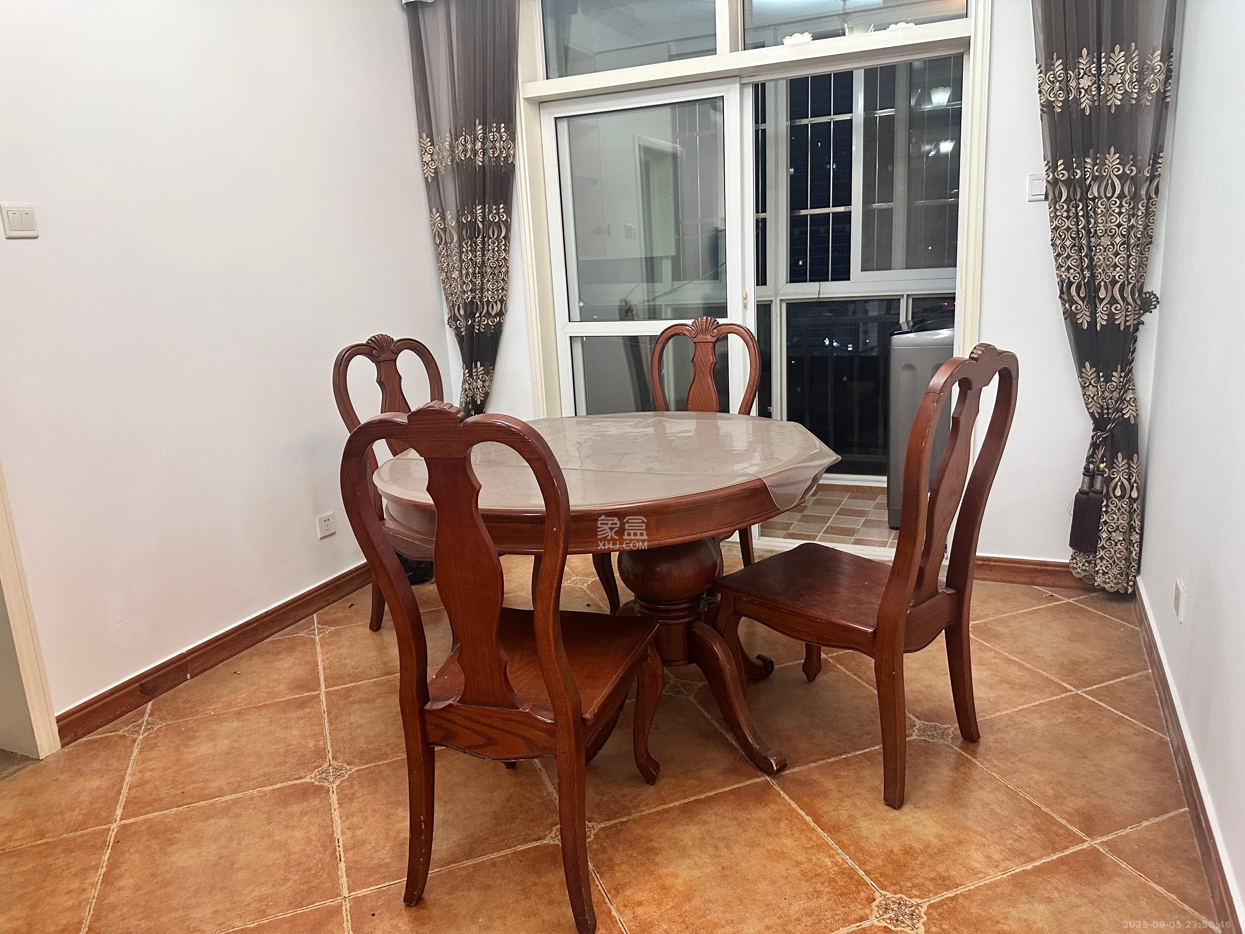 未来现代城 4室2厅2卫 2600.0元/月 未来现代城 4室2厅2卫 2600.0元/月室内图