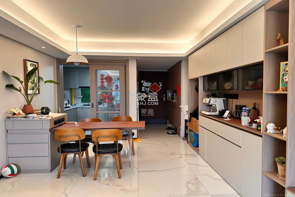 中海麓山境南区 3室2厅2卫 3688.0元/月 中海麓山境南区 3室2厅2卫 3688.0元/月室内图