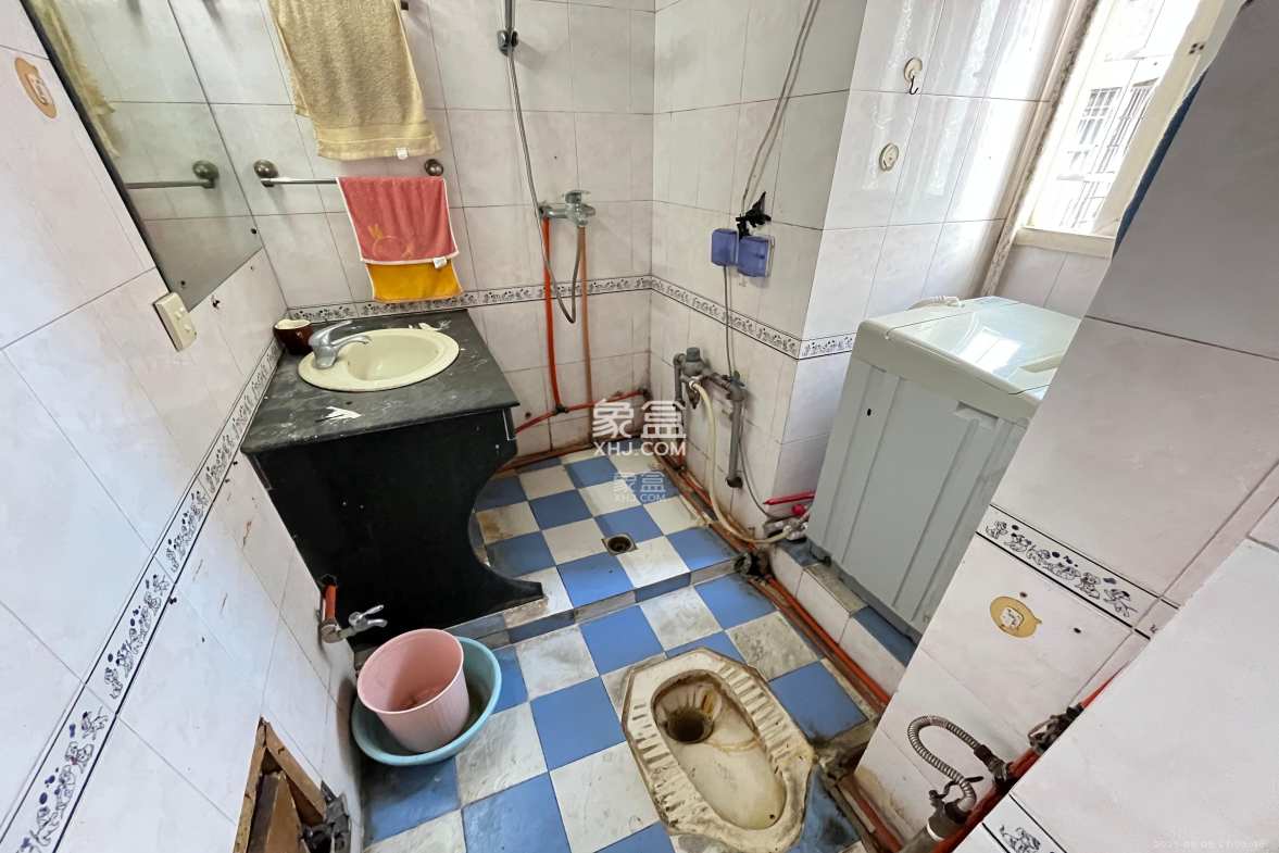 长岭包装宿舍  2室1厅1卫    1400.0元/月 长岭包装宿舍  2室1厅1卫    1400.0元/月室内图