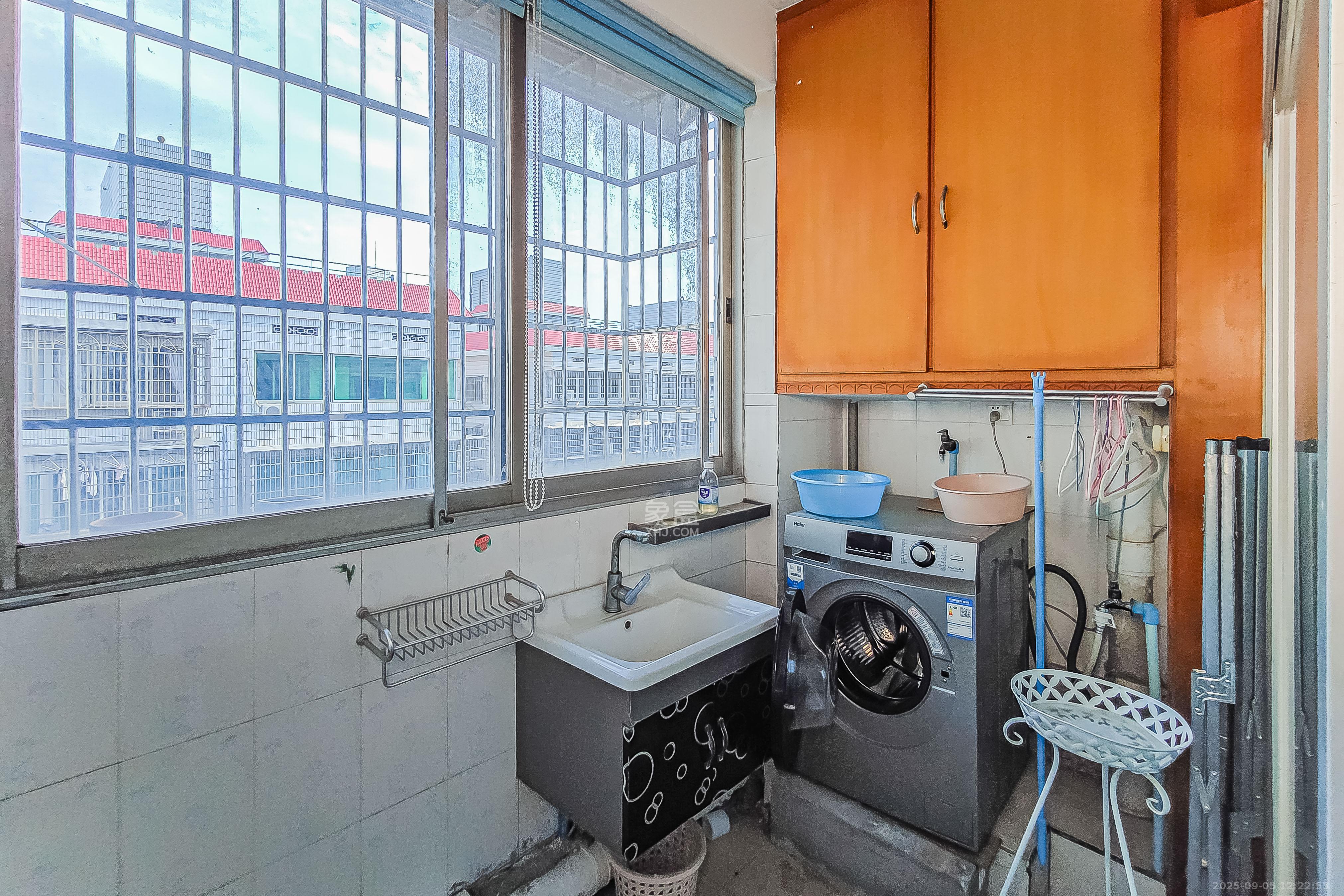 竹园公寓  3室2厅1卫    92.0万 竹园公寓  3室2厅1卫    92.0万阳台