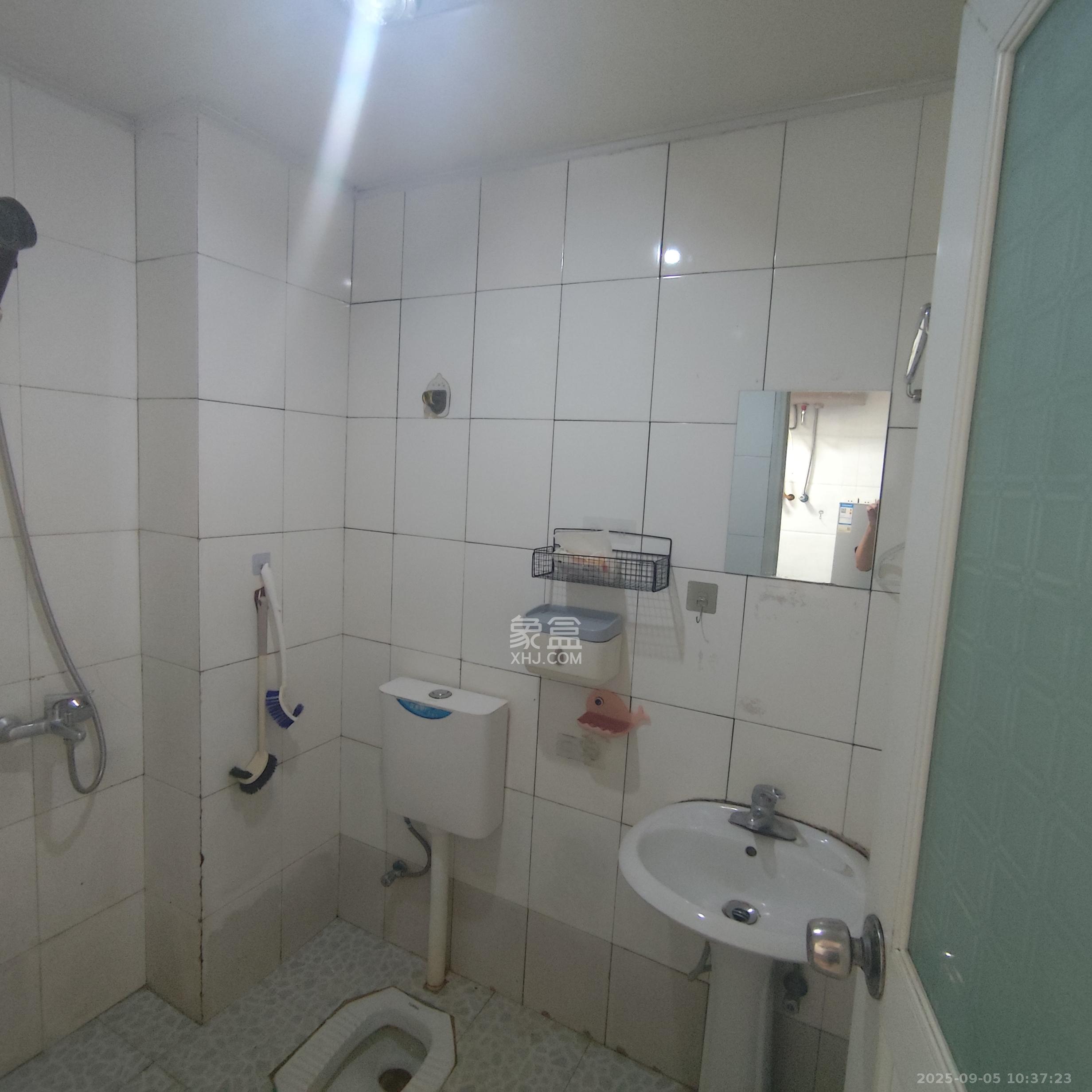 红星国际星城  1室1厅1卫    1600.0元/月室内图