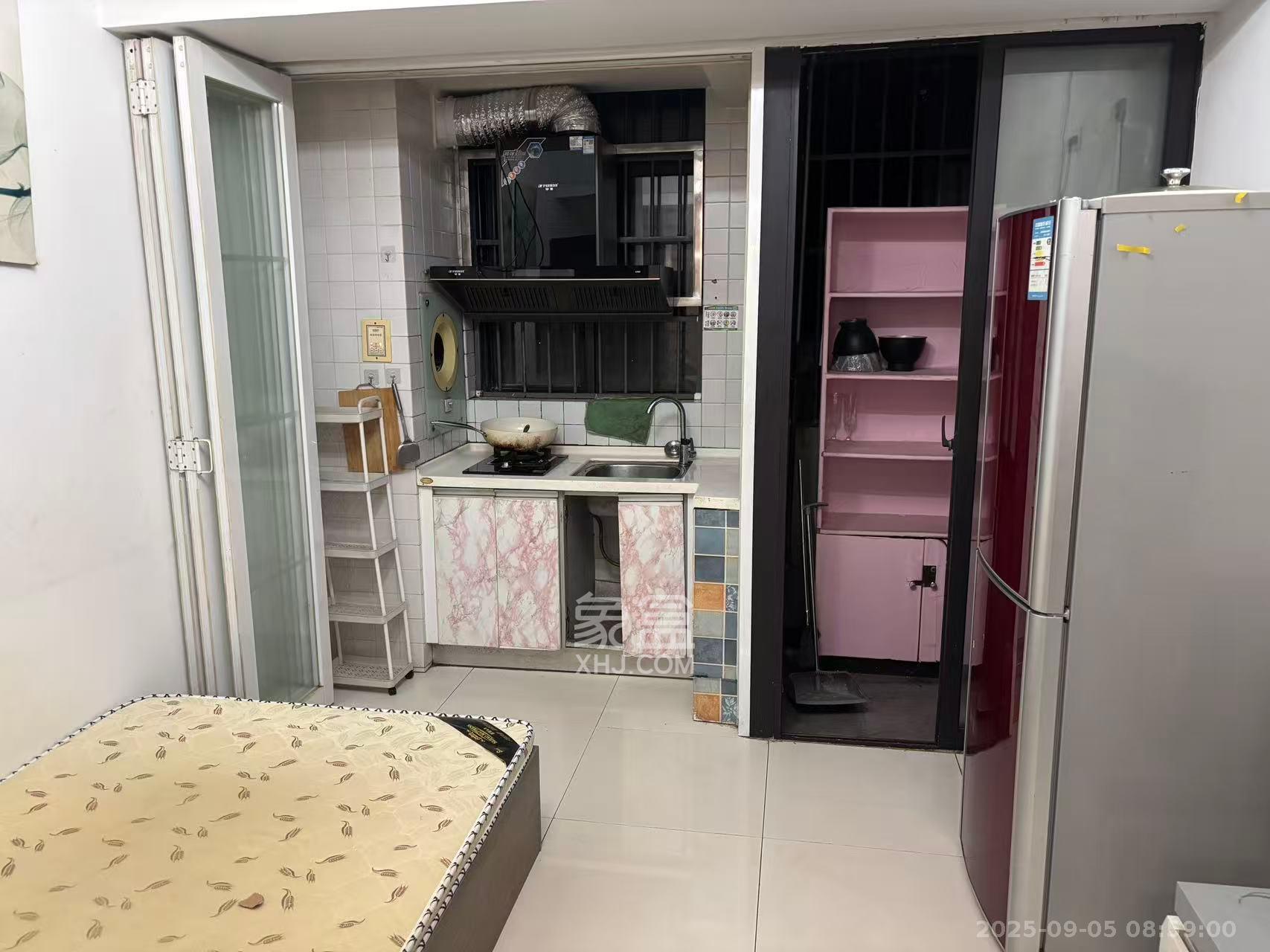 华润凤凰城一期  1室1厅1卫    1300.0元/月 华润凤凰城一期  1室1厅1卫    1300.0元/月室内图