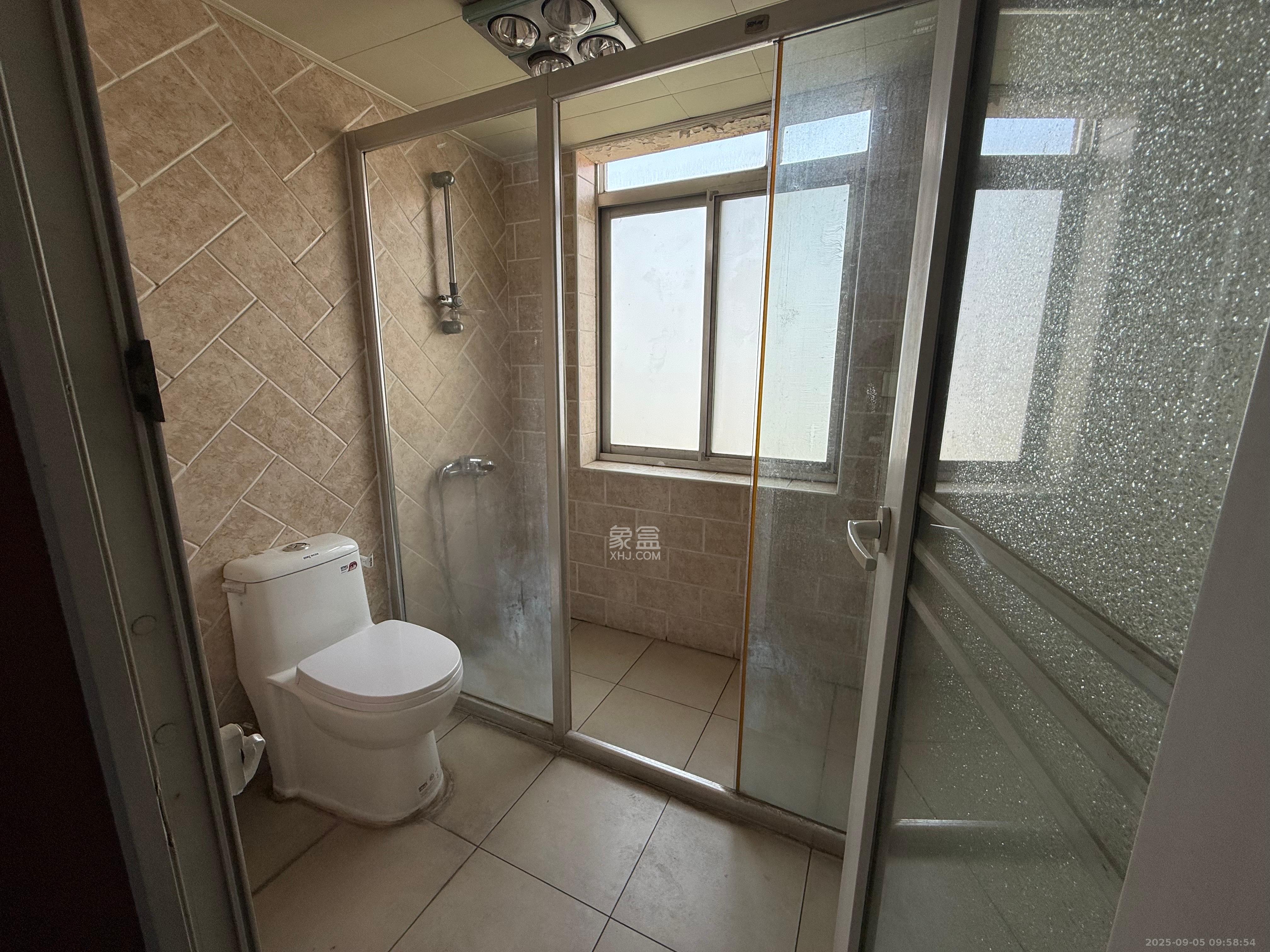 湘林家园（湘林小区电梯房）  4室2厅1卫    3500.0元/月室内图