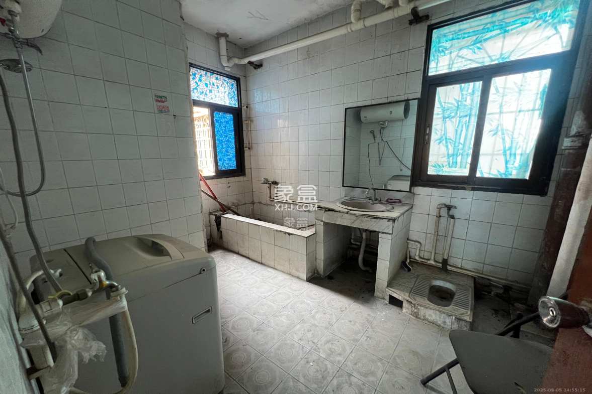 双银花园  3室2厅1卫    1600.0元/月 双银花园  3室2厅1卫    1600.0元/月室内图