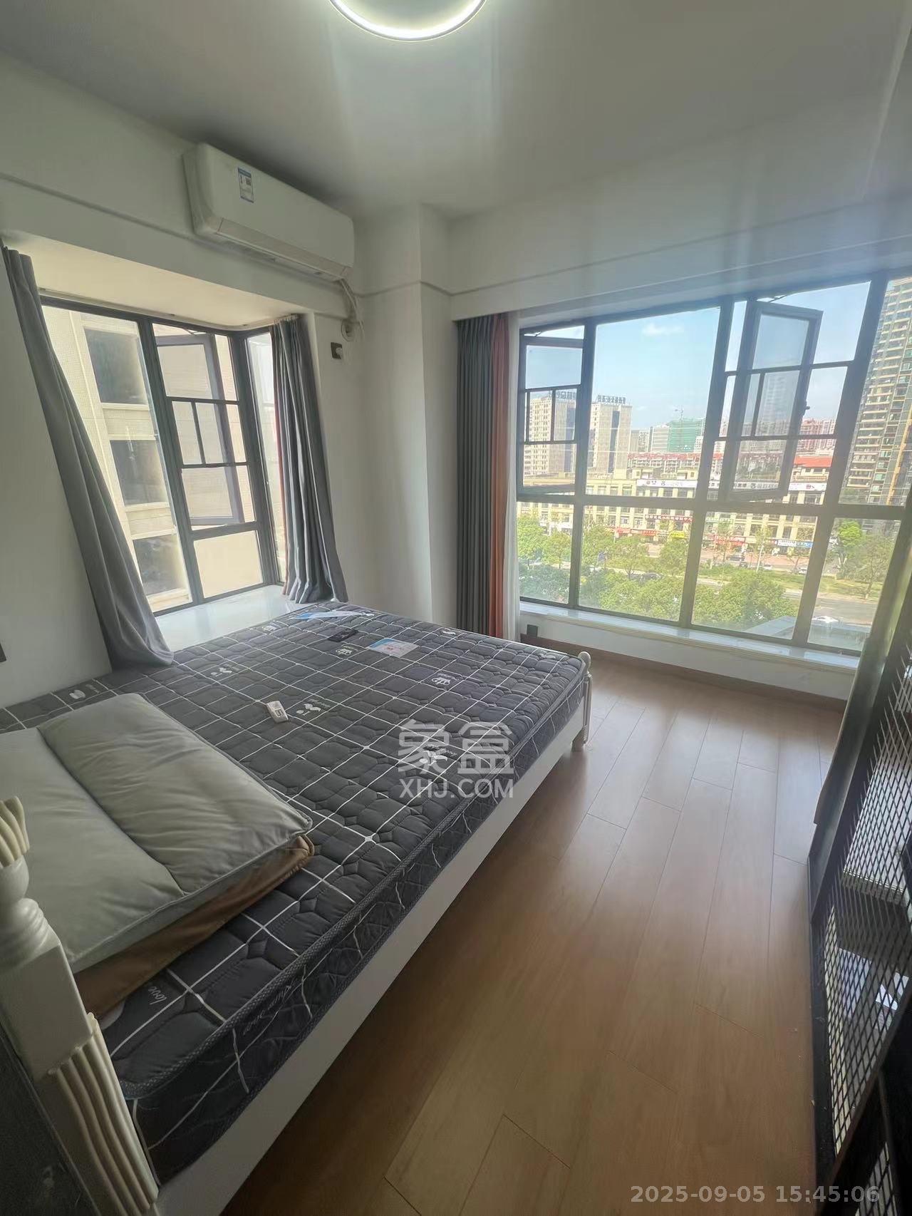 中南国际眼镜城(中伟商业中心)  1室1厅1卫    1500.0元/月 中南国际眼镜城(中伟商业中心)  1室1厅1卫    1500.0元/月室内图