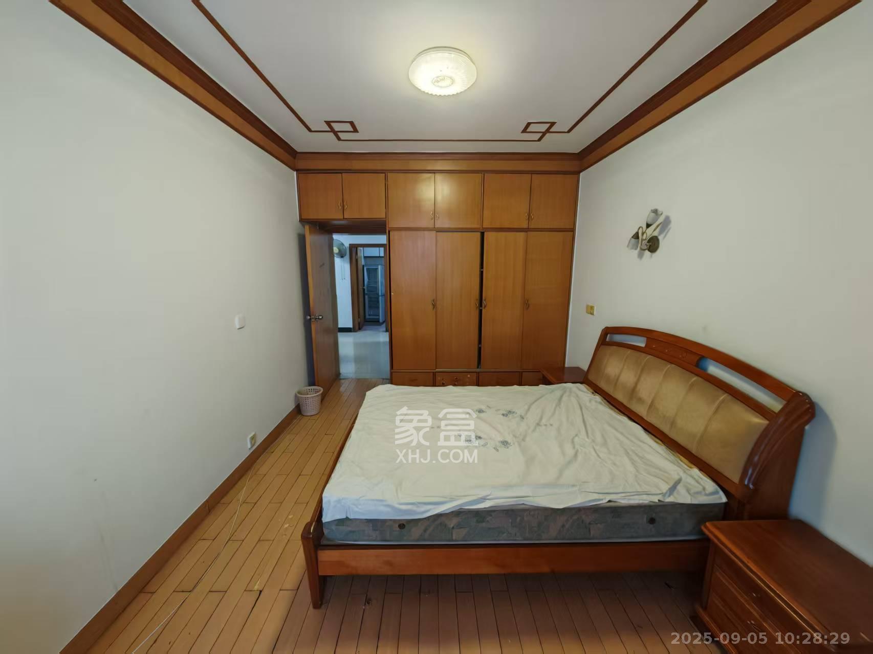 湘华公寓  3室2厅1卫    1900.0元/月 湘华公寓  3室2厅1卫    1900.0元/月室内图