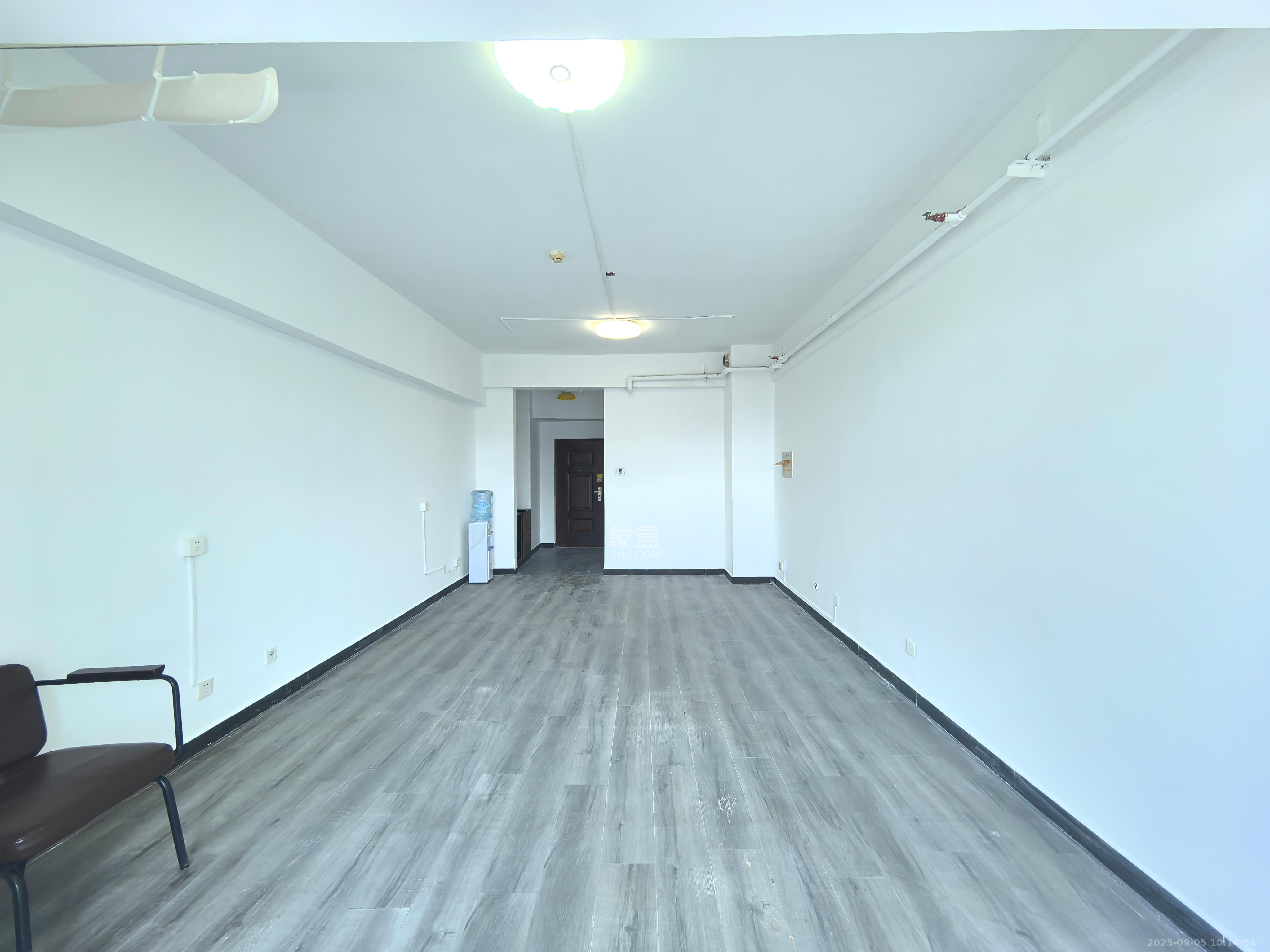 奥克斯广场  1室1厅1卫    1600.0元/月室内图