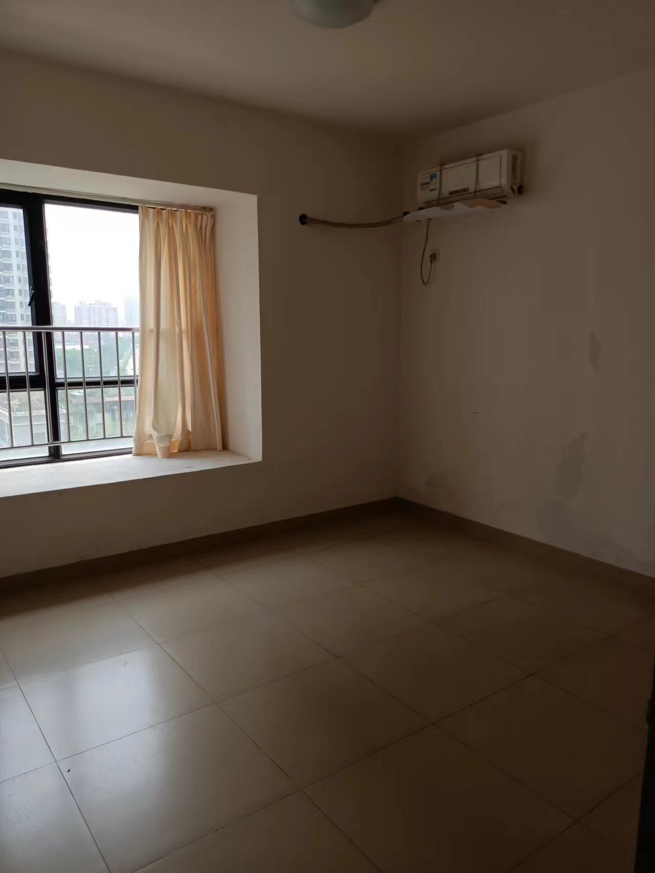 盛达景都三期  3室2厅1卫    2700.0元/月室内图