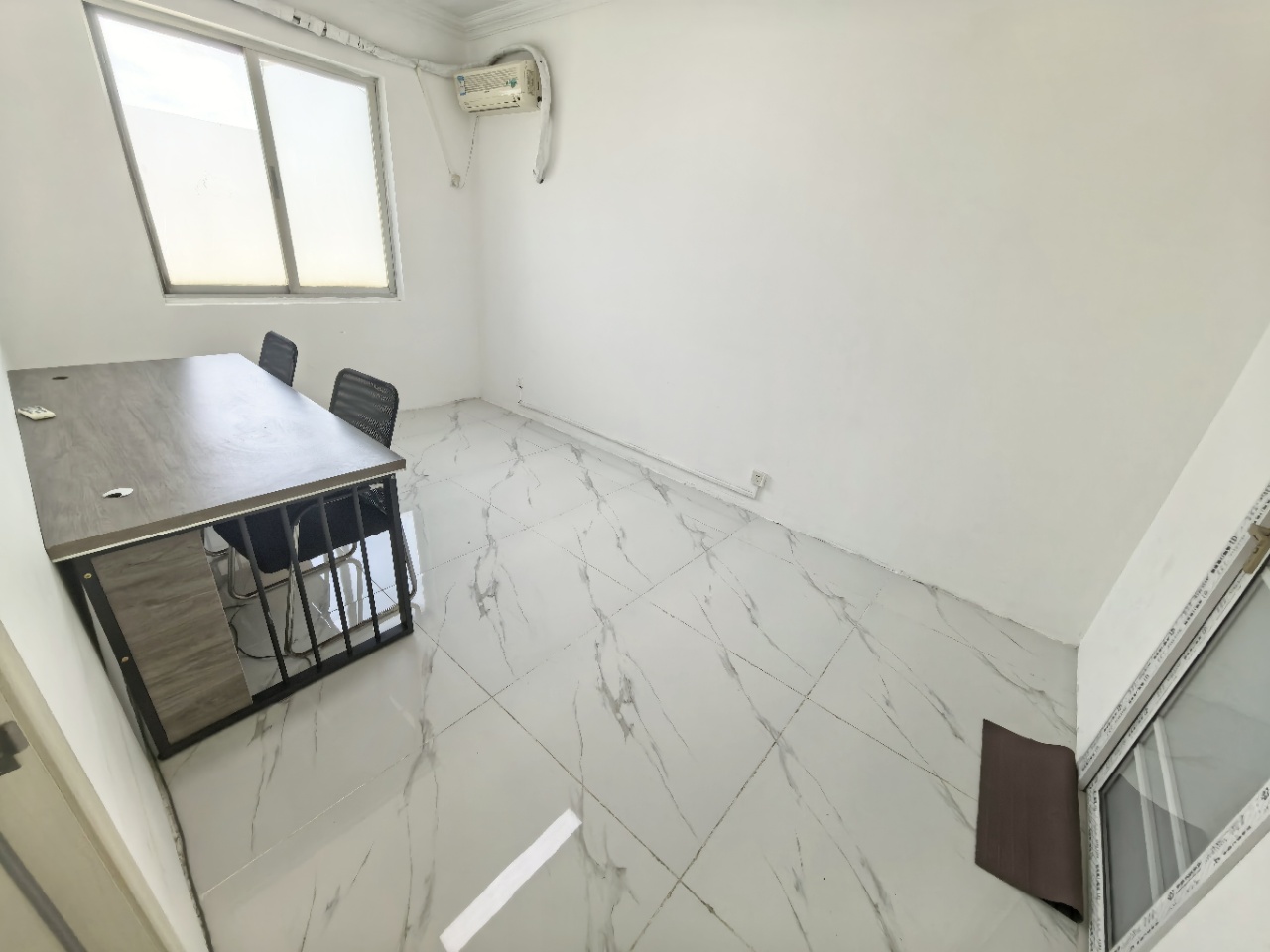 深发展大厦  3室2厅2卫    3000.0元/月 深发展大厦  3室2厅2卫    3000.0元/月室内图