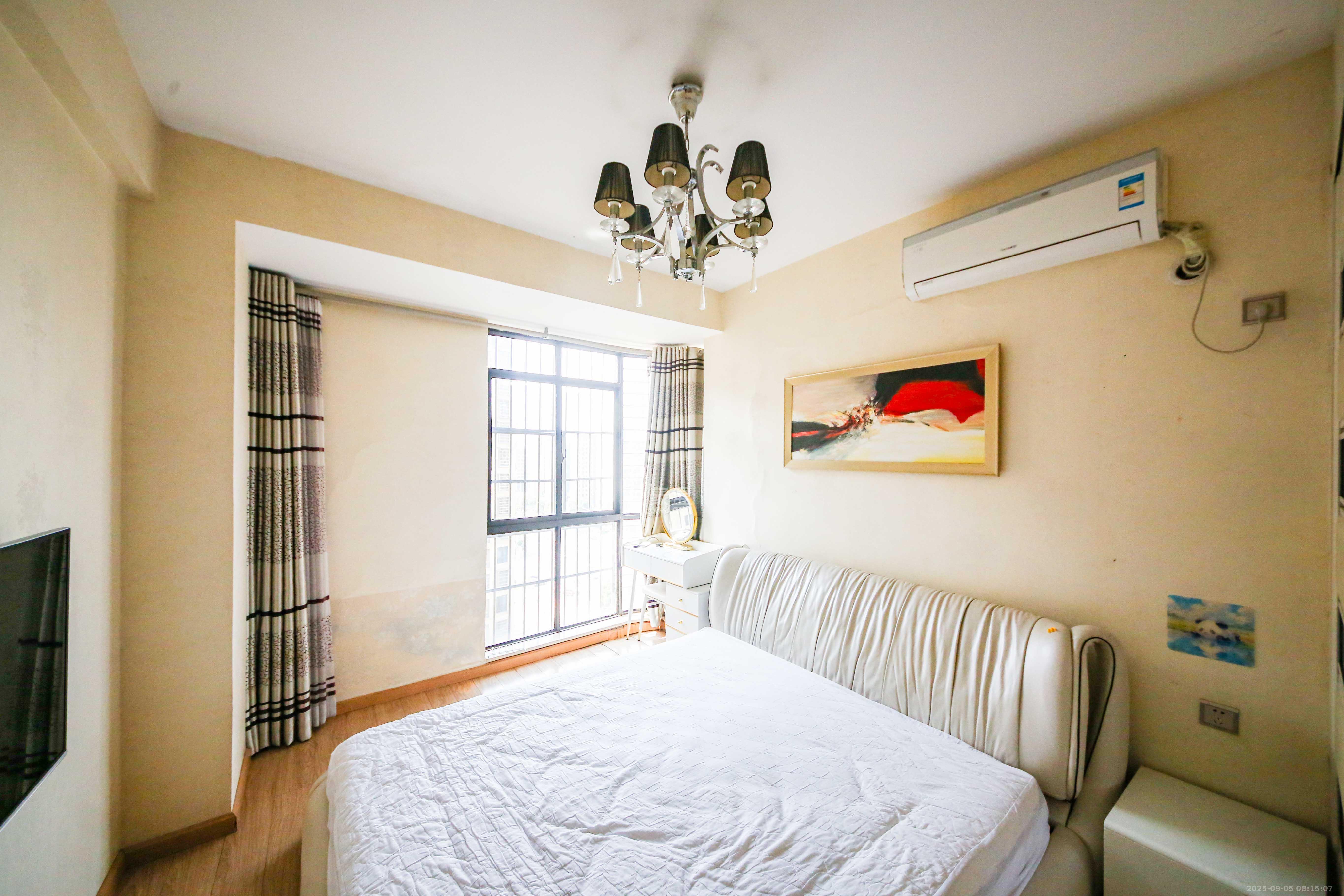 康斯丹郡(融程领秀佳园) 1室2厅1卫 68.0万 康斯丹郡(融程领秀佳园) 1室2厅1卫 68.0万卧室