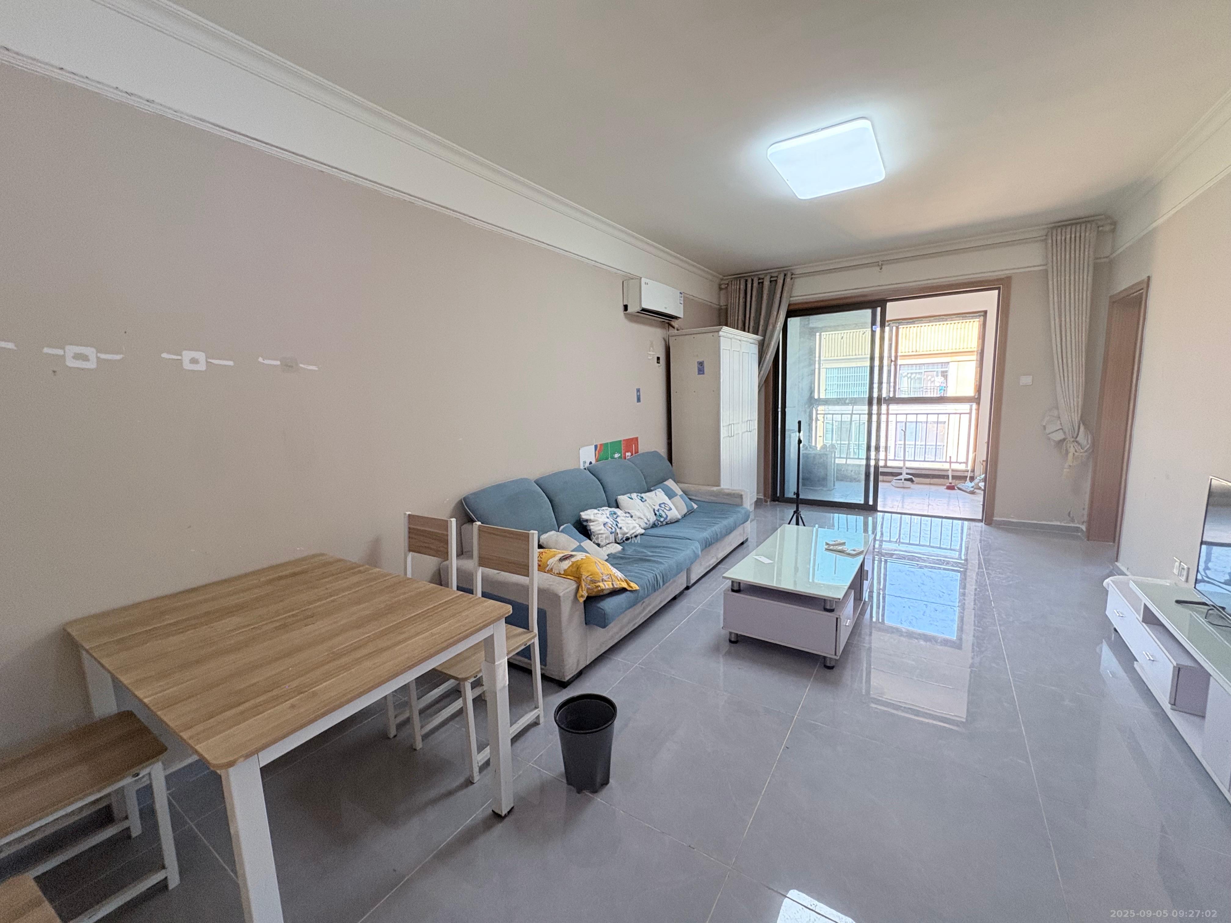 麓谷小镇  3室2厅1卫    1900.0元/月室内图