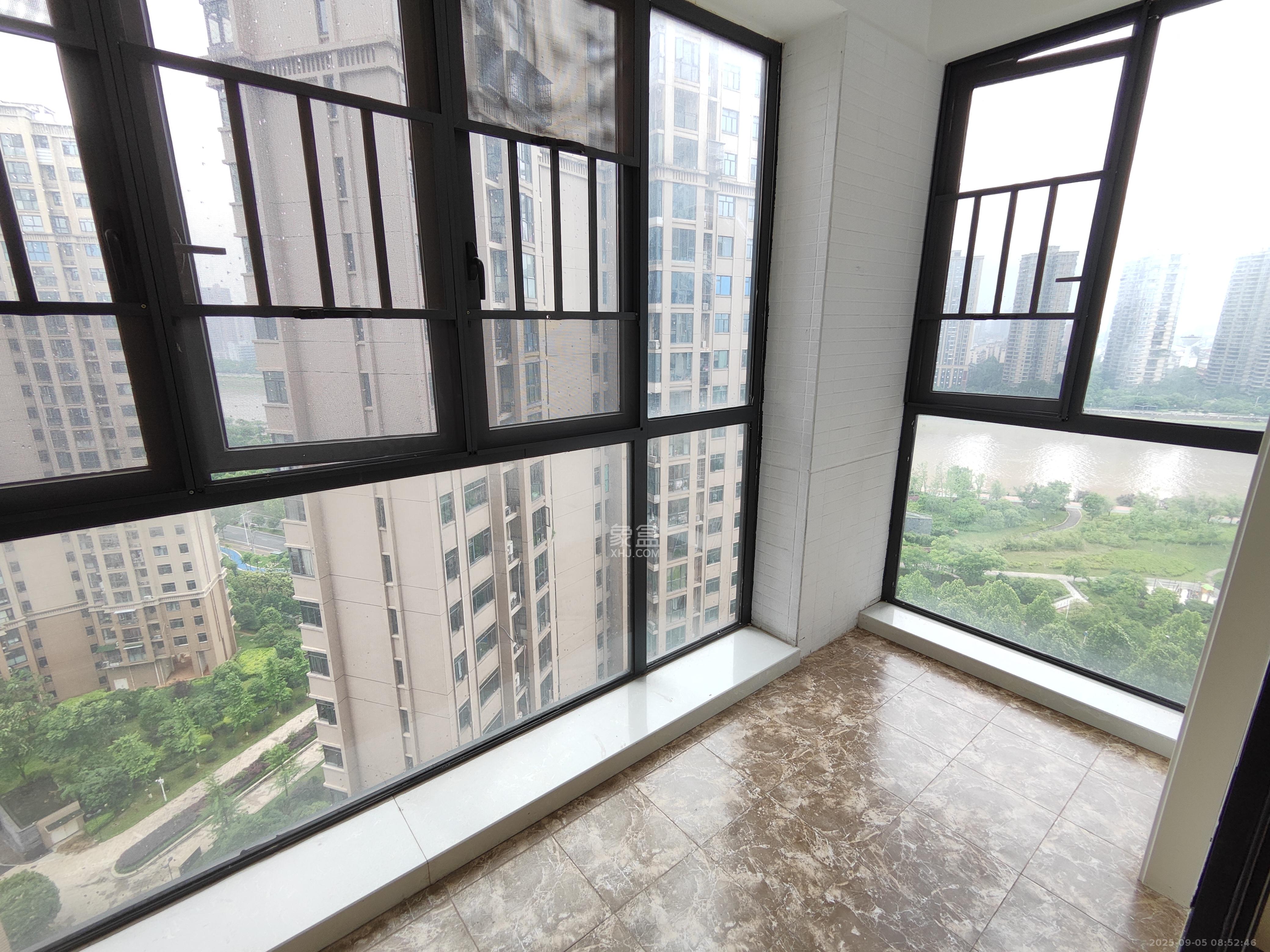 辉煌国际城二期  4室2厅2卫    3200.0元/月 辉煌国际城二期  4室2厅2卫    3200.0元/月室内图